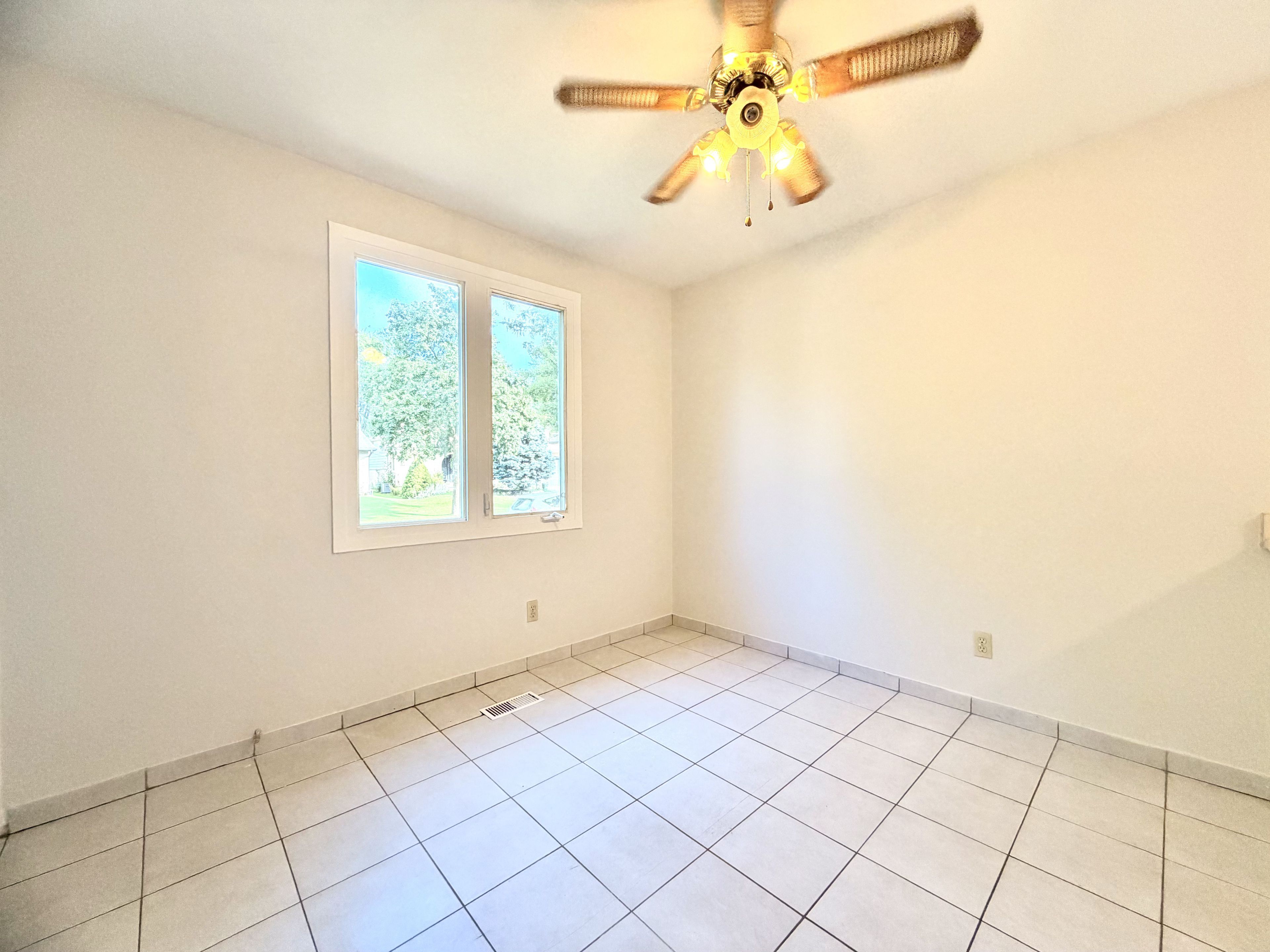 202 Muriel Crescent, London South, On N6e 2k6