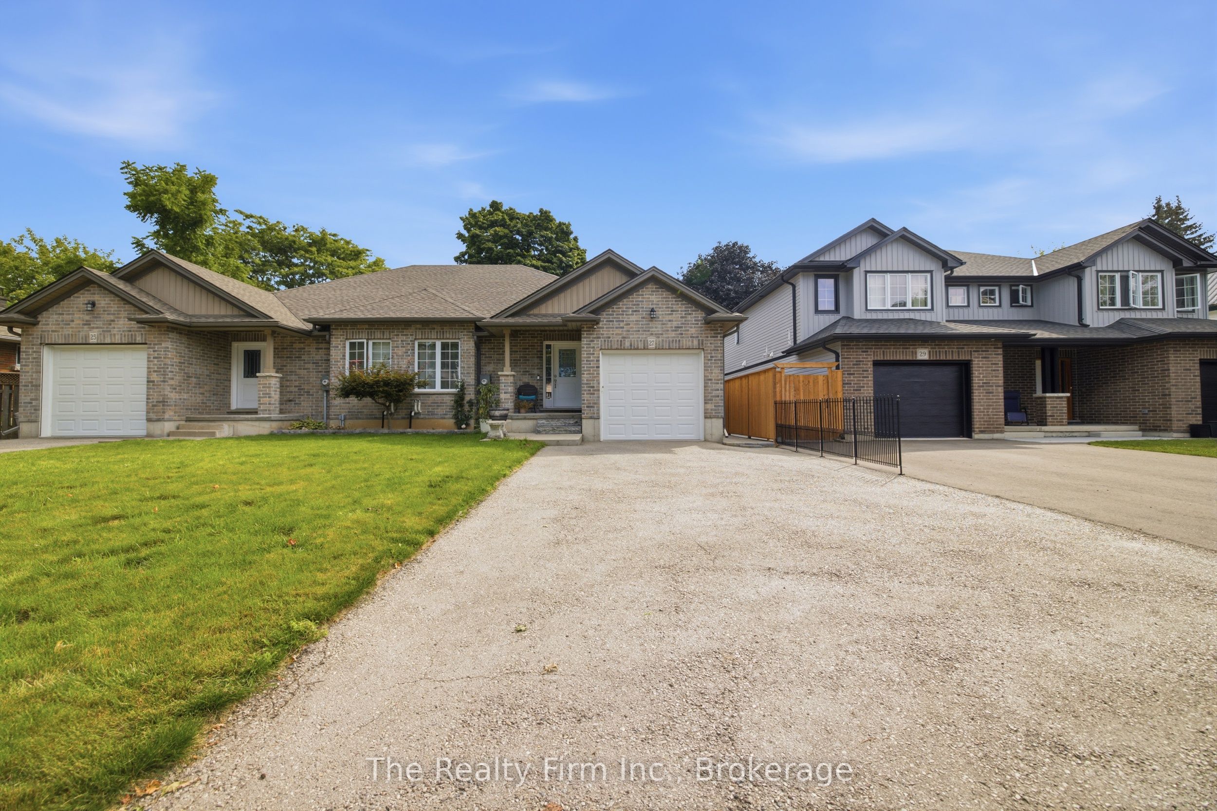 27 Cronyn Street, Woodstock, On N4s 3t4