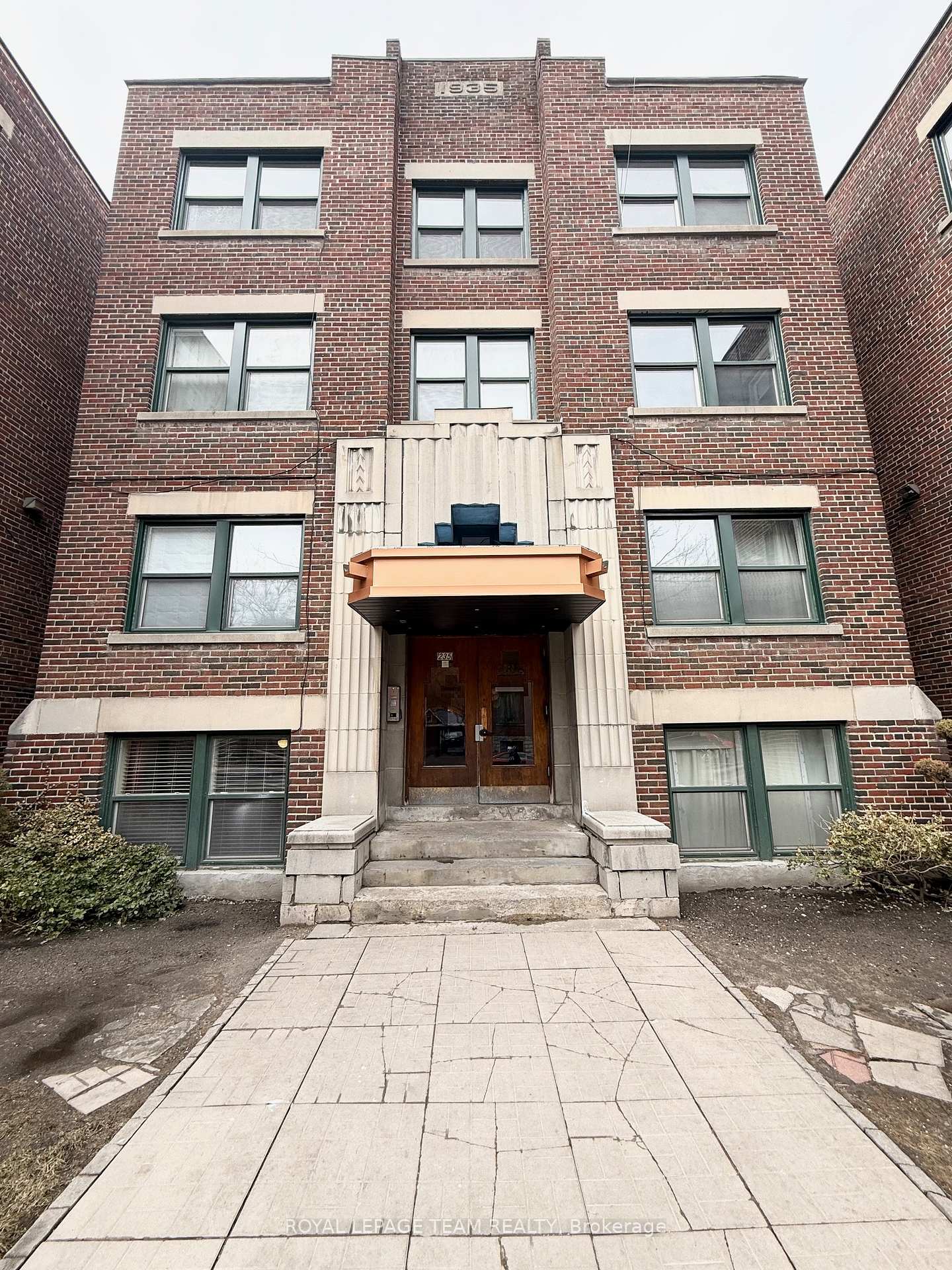 235 Cooper Street 36, Ottawa Centre, On K2p 1l7