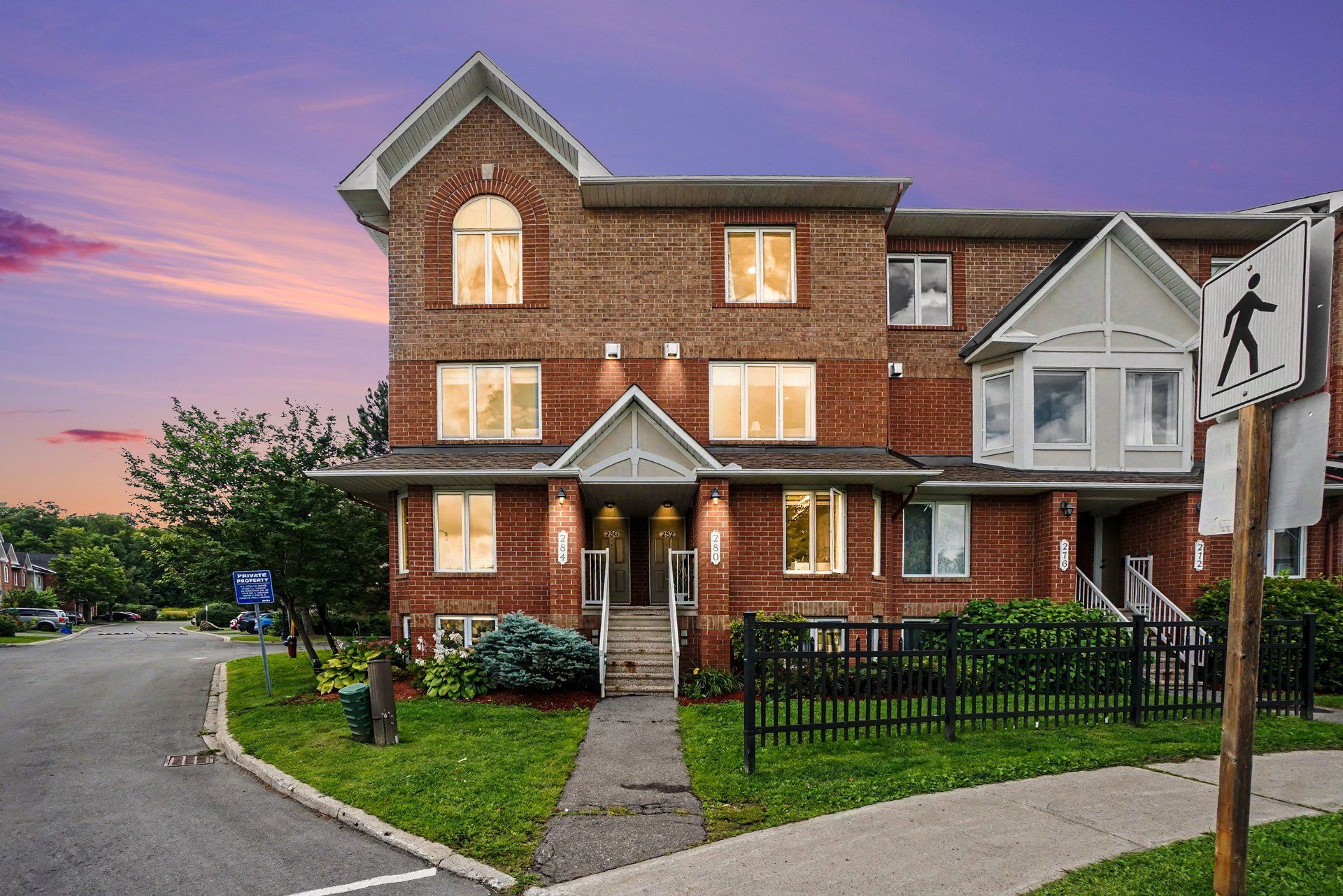 282 Cresthaven Drive 11, Barrhaven, On K2g 6w4