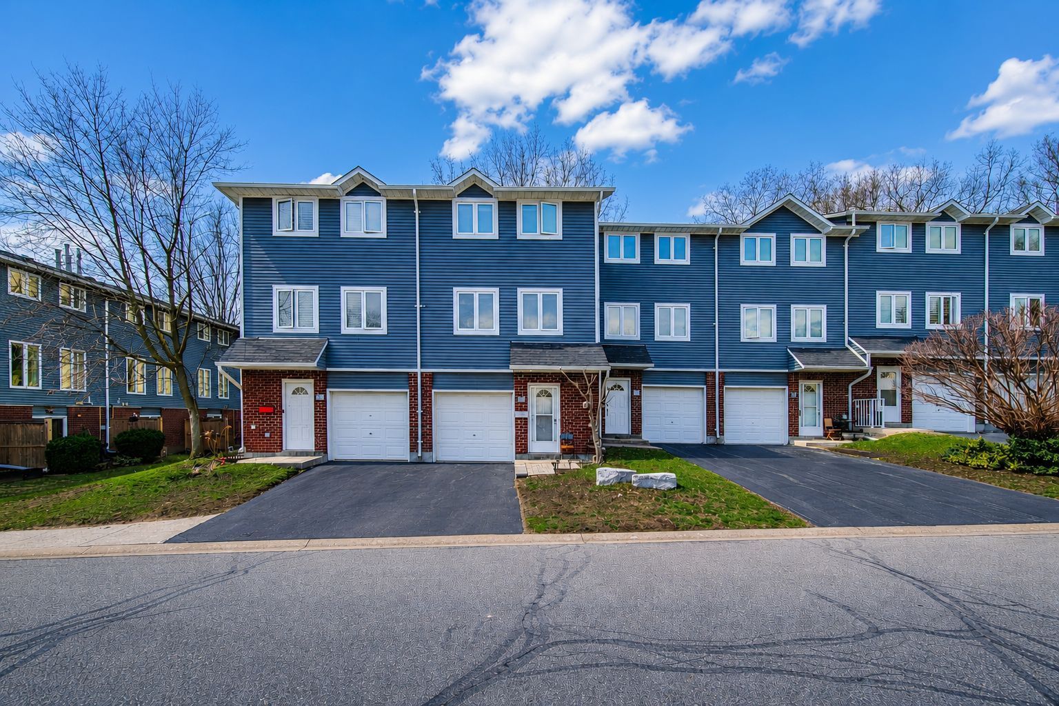 56 Harris Avenue B, Brantford, On N3r 2e9