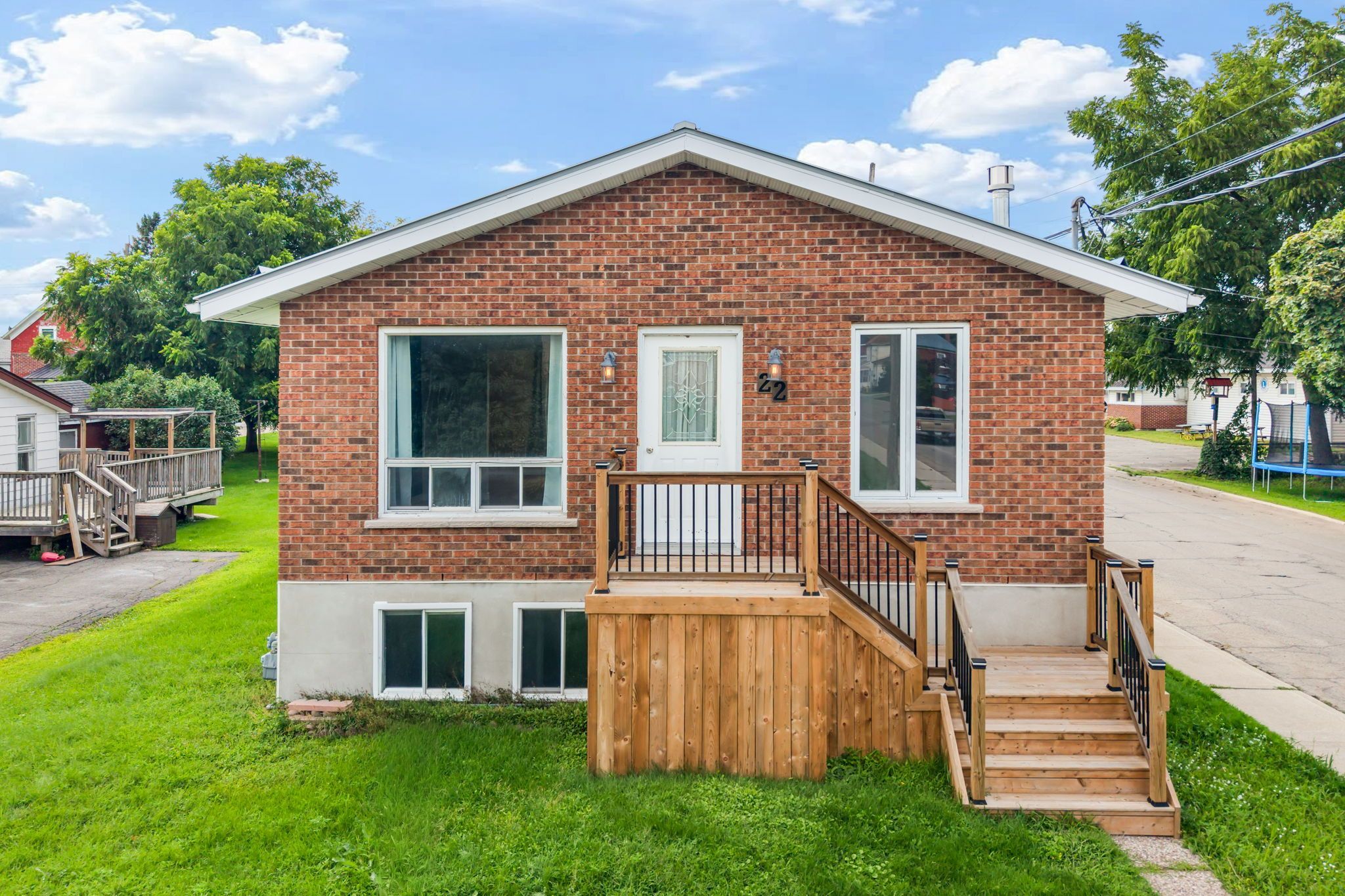 22 Merrick Street, Smiths Falls, On K7a 4r4