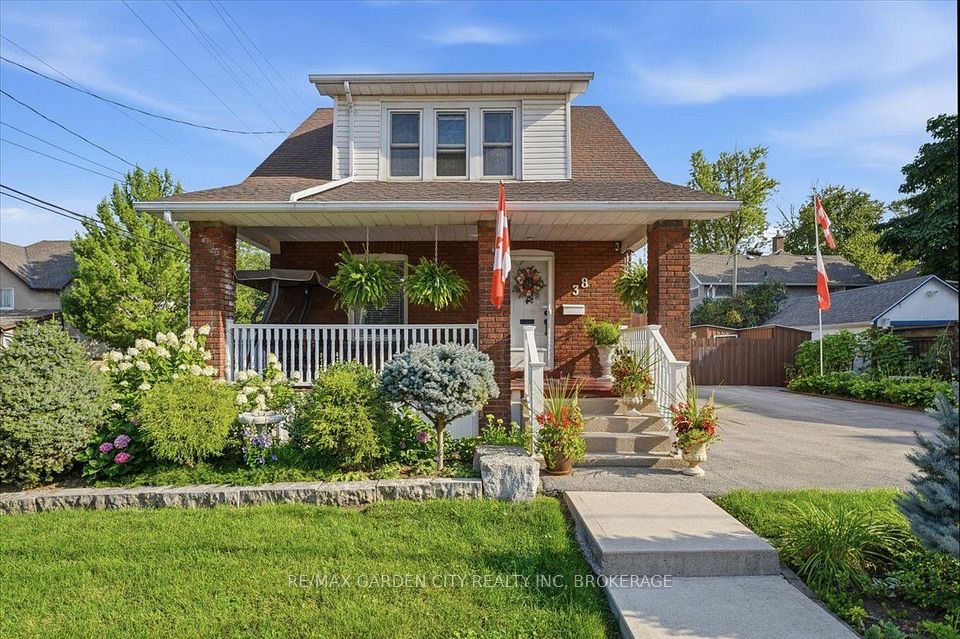 38 Fitch Street, Welland, On L3c 4v2