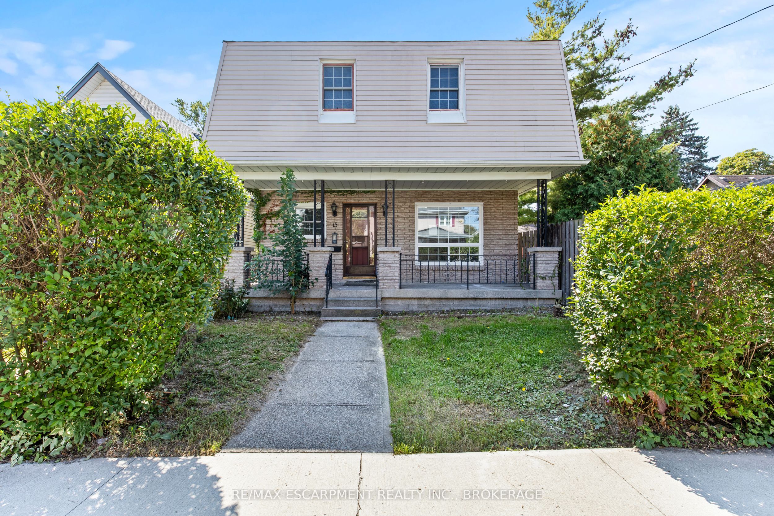 15 Mccormick Street Upper, Welland, On L3c 4l8