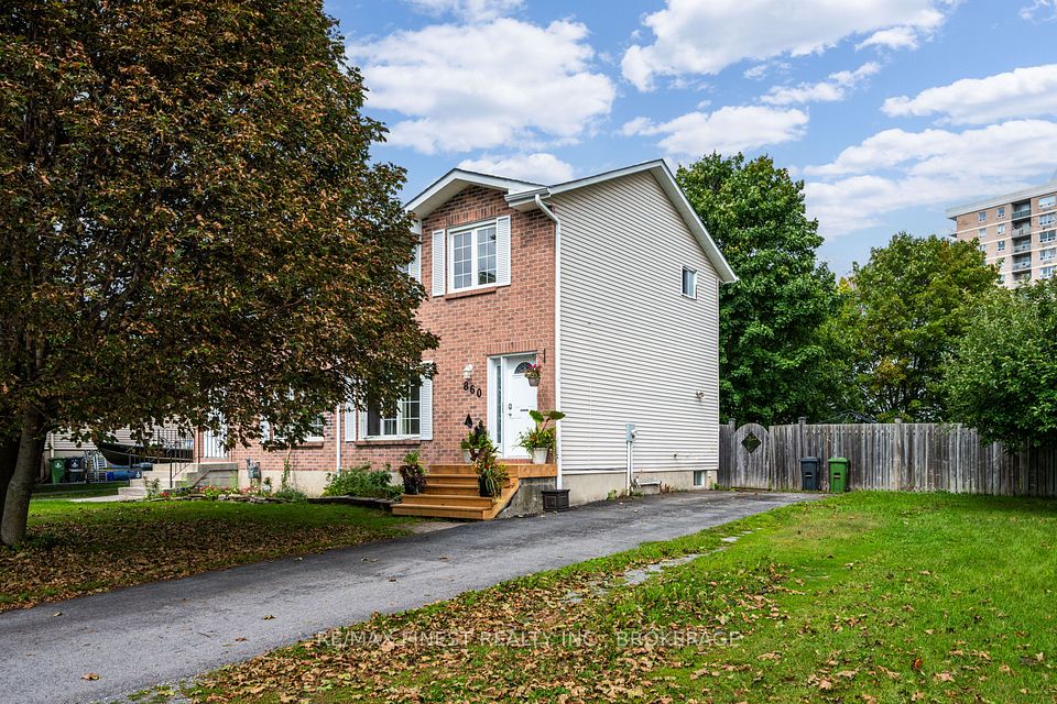 860 Beaconhill Court, Kingston, On K7p 2a8