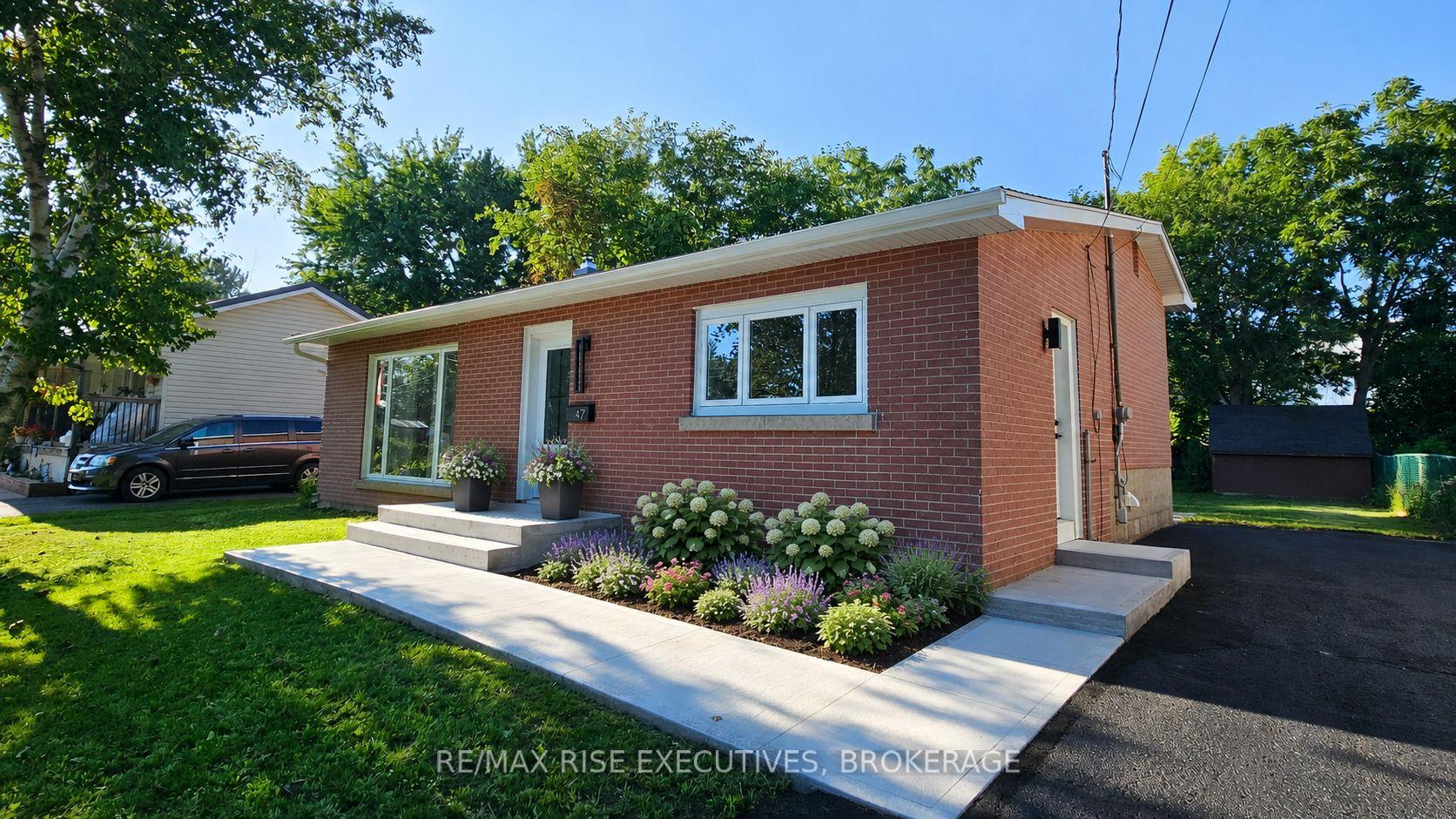 47 Henry Crescent, Loyalist, On K7n 1g6