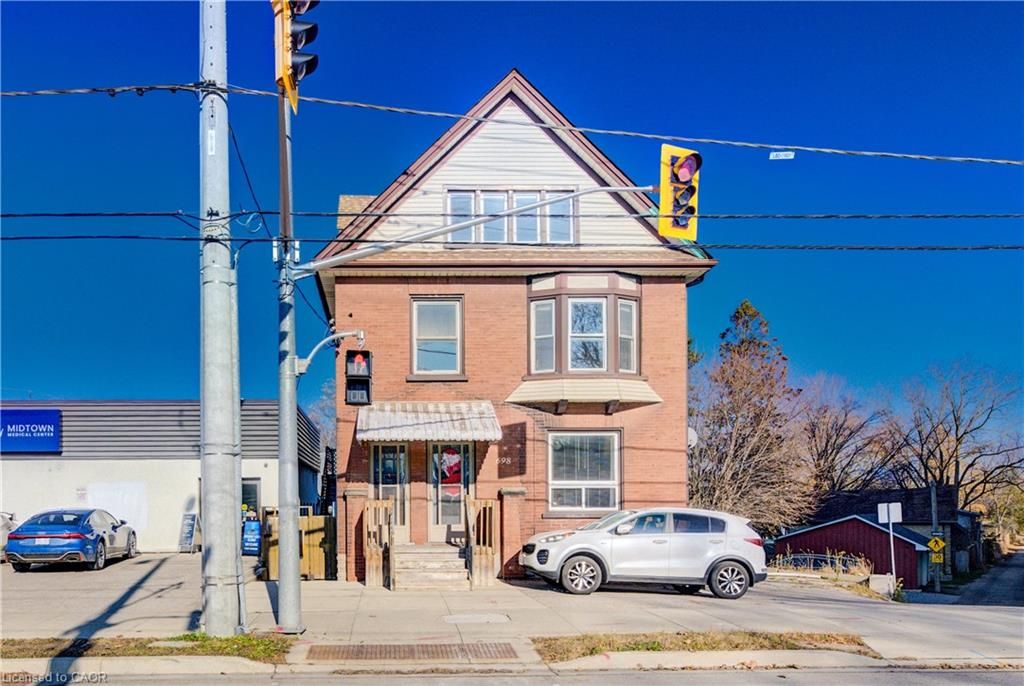 698 King Street W, Kitchener, On N2g 1e2