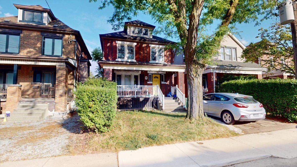 8 Balsam Avenue N 1, Hamilton, On L8l 6y2