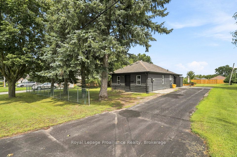161 University Avenue, Belleville, On K8n 4y4