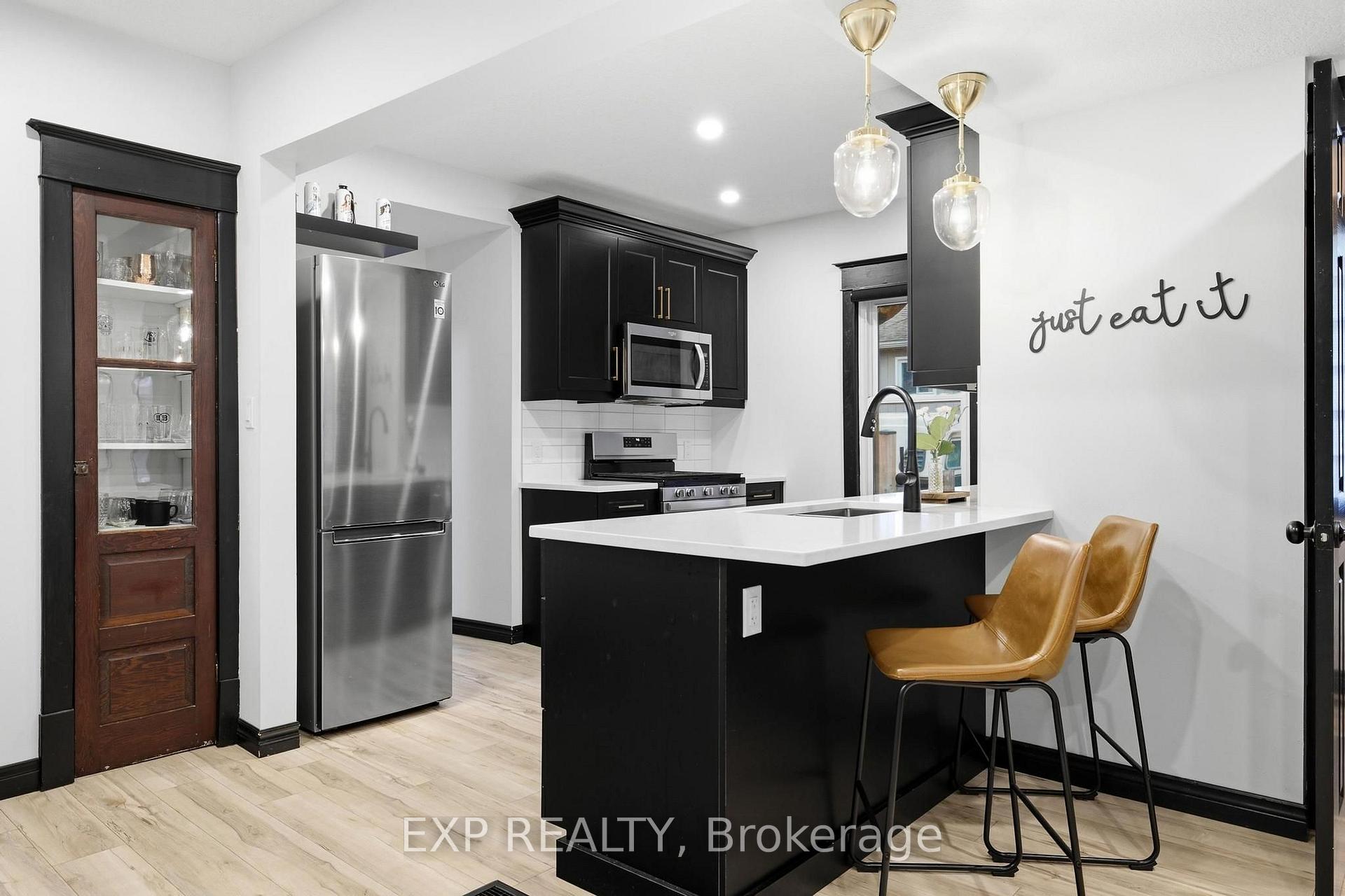 35 Arthur Street N, Woolwich, On N3b 1z6