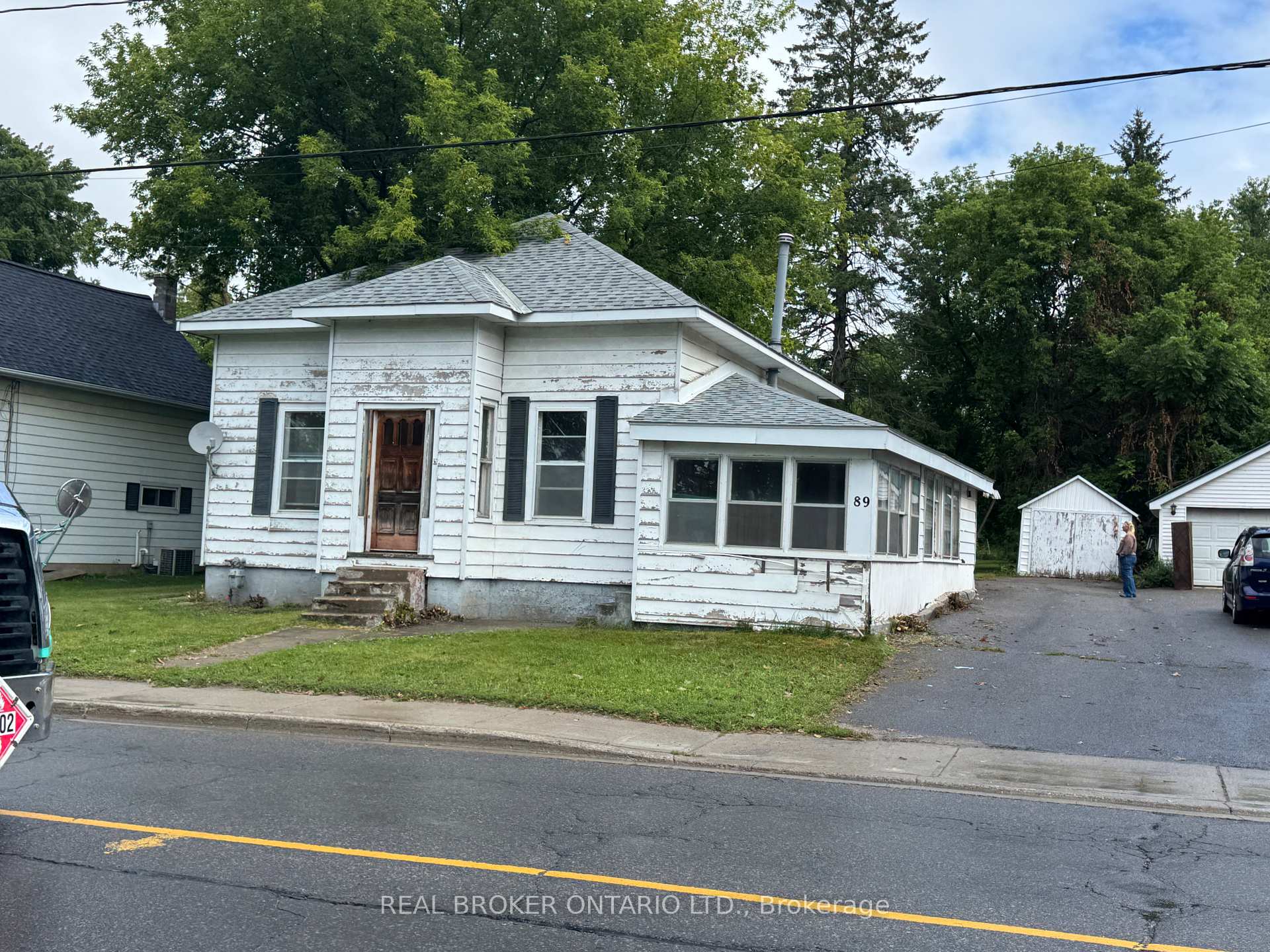 89 Queen Street, Smiths Falls, On K7a 3n5