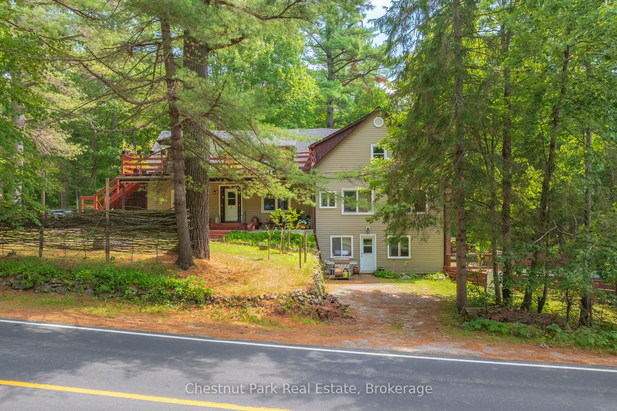 869 Muskoka Road 10, Huntsville, On P0b 1l0