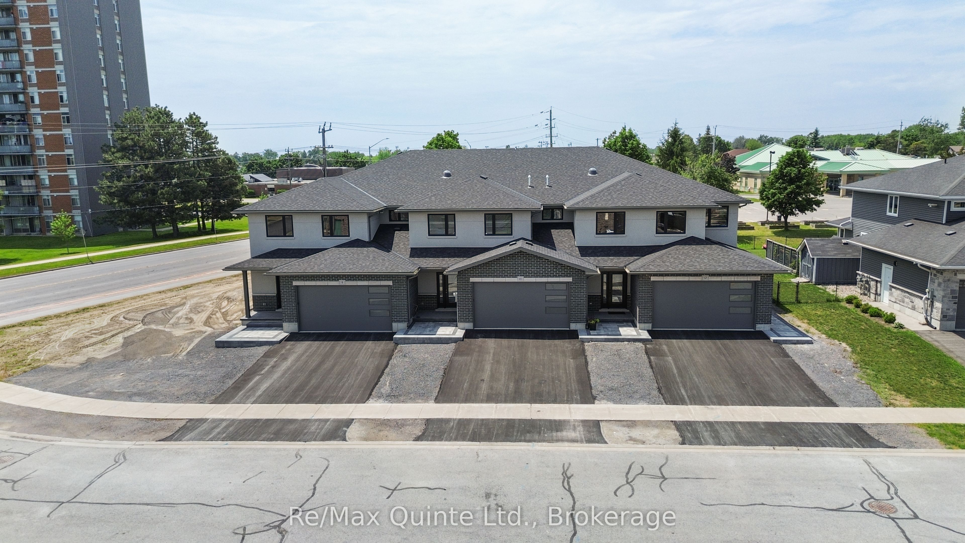 10 Stinson Avenue, Belleville, On K8p 5n9