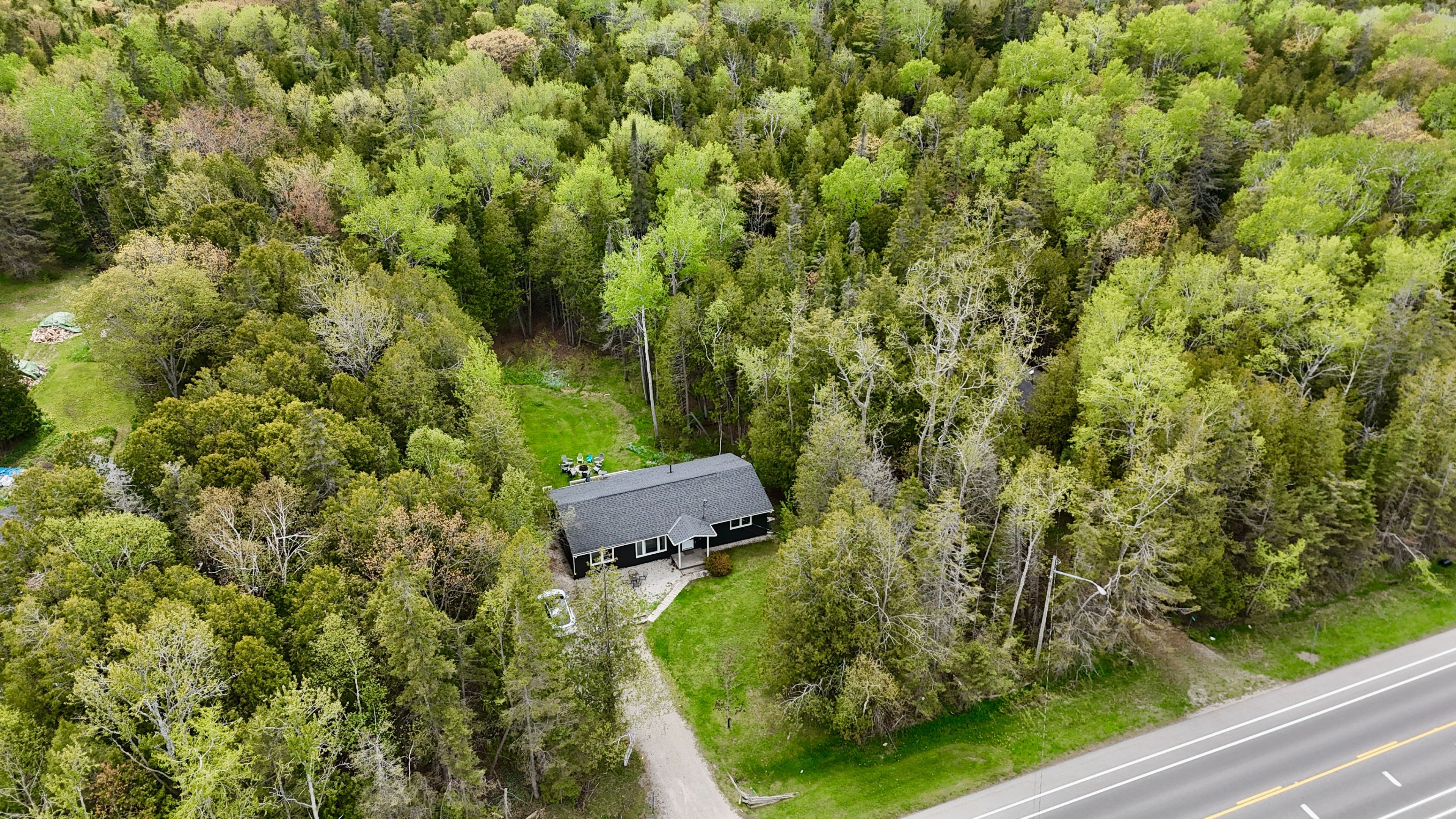 7221 6 Highway, Northern Bruce Peninsula, On N0h 2r0