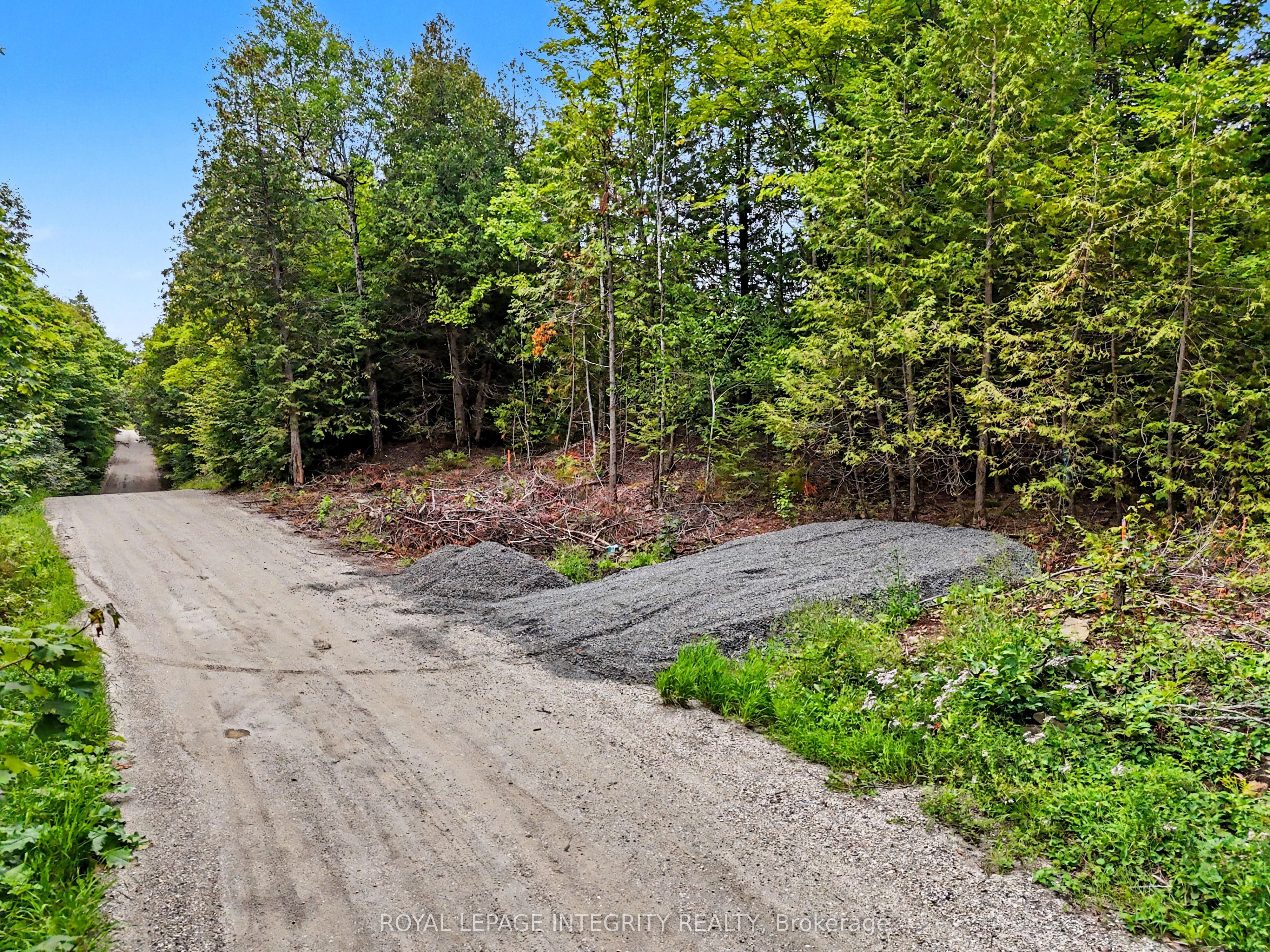 290 Wardens Road, Lanark Highlands, On K0a 1p0