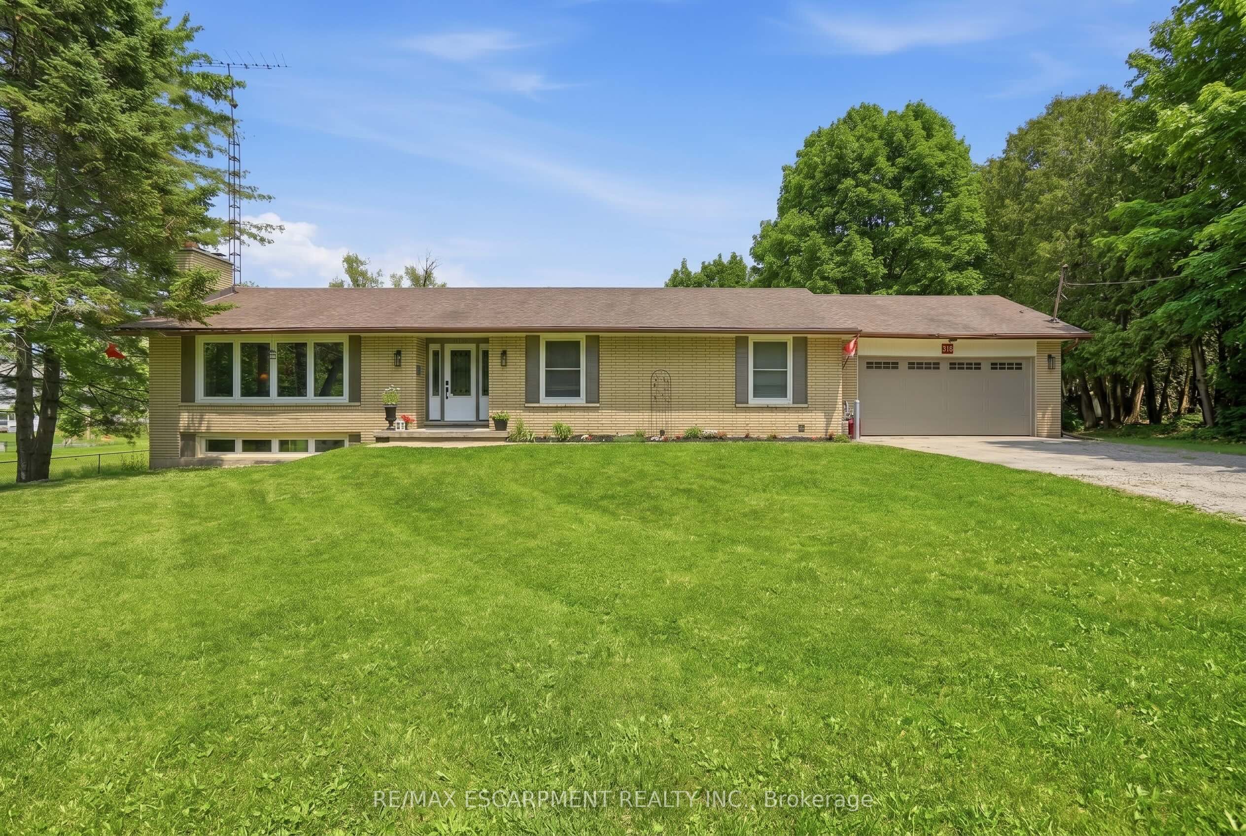 318 Freelton Road, Hamilton, On N0b 2j0