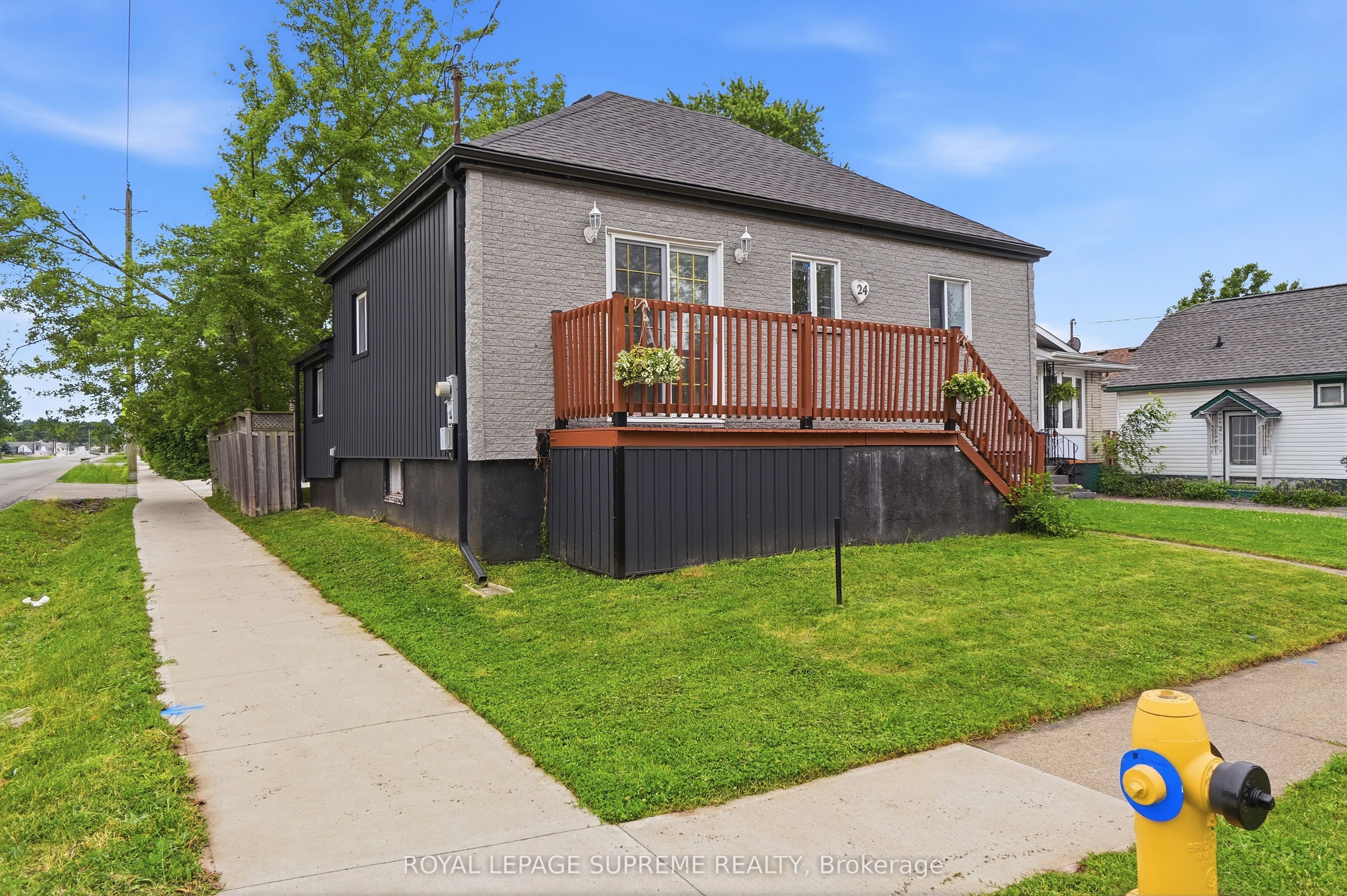 24 Alexandra Boulevard, St. Catharines, On L2p 1j7
