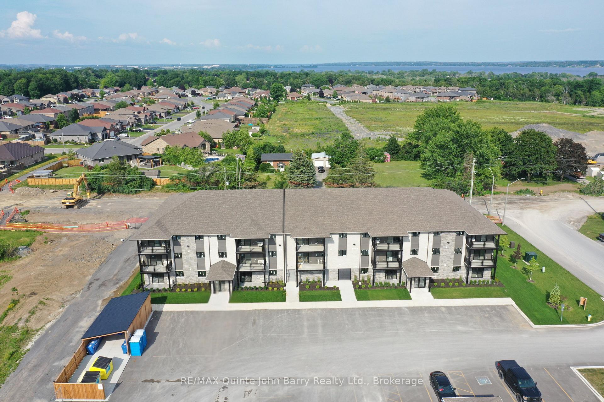 206-10 Hillside Meadow Drive, Quinte West, On K8v 0j7