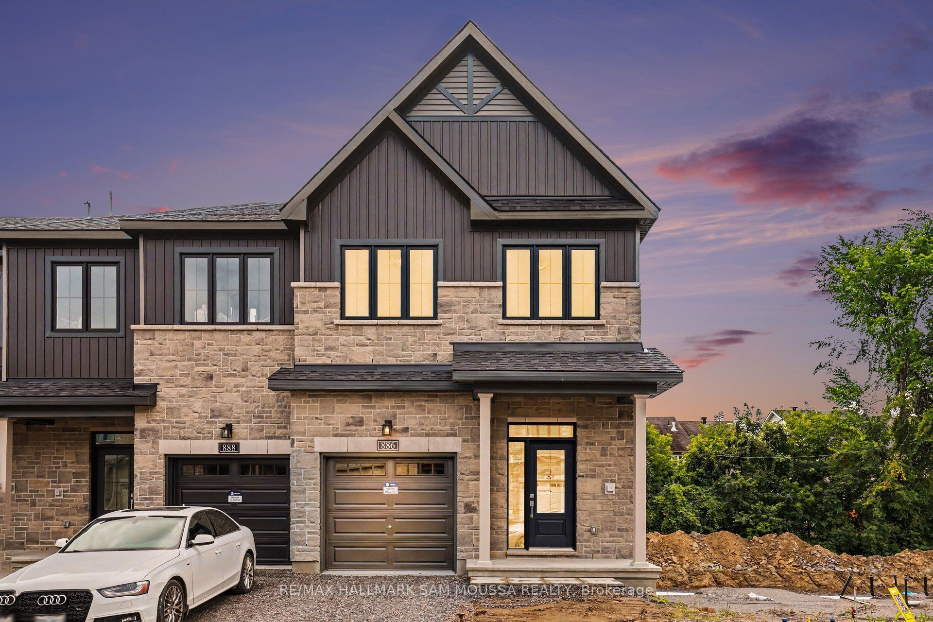886 Eileen Vollick Crescent, Kanata, On K2w 0m8
