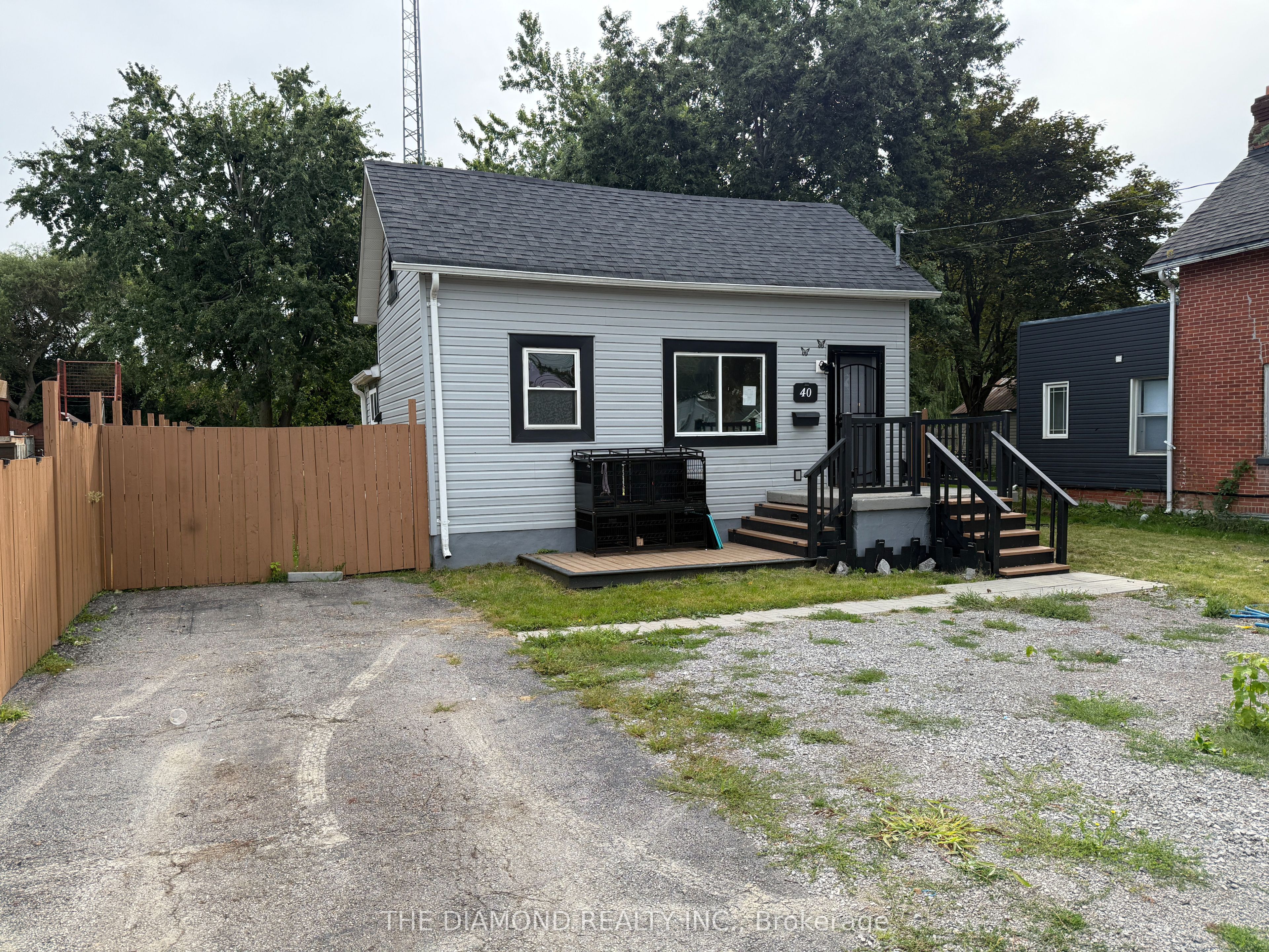 40 St Patrick Street, Kawartha Lakes, On K9v 1r2