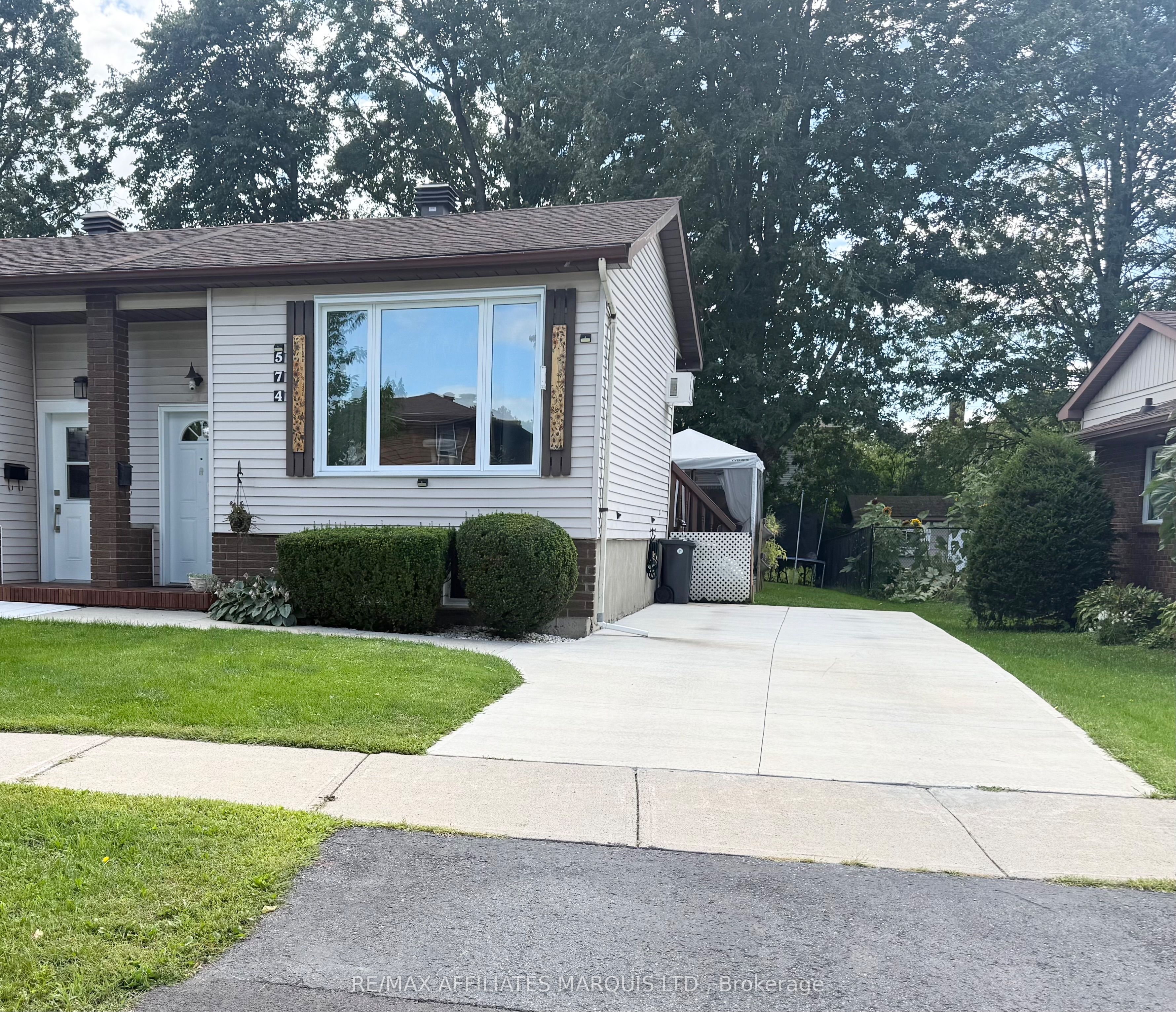 574 Lynwood Drive, Cornwall, On K6h 5x5