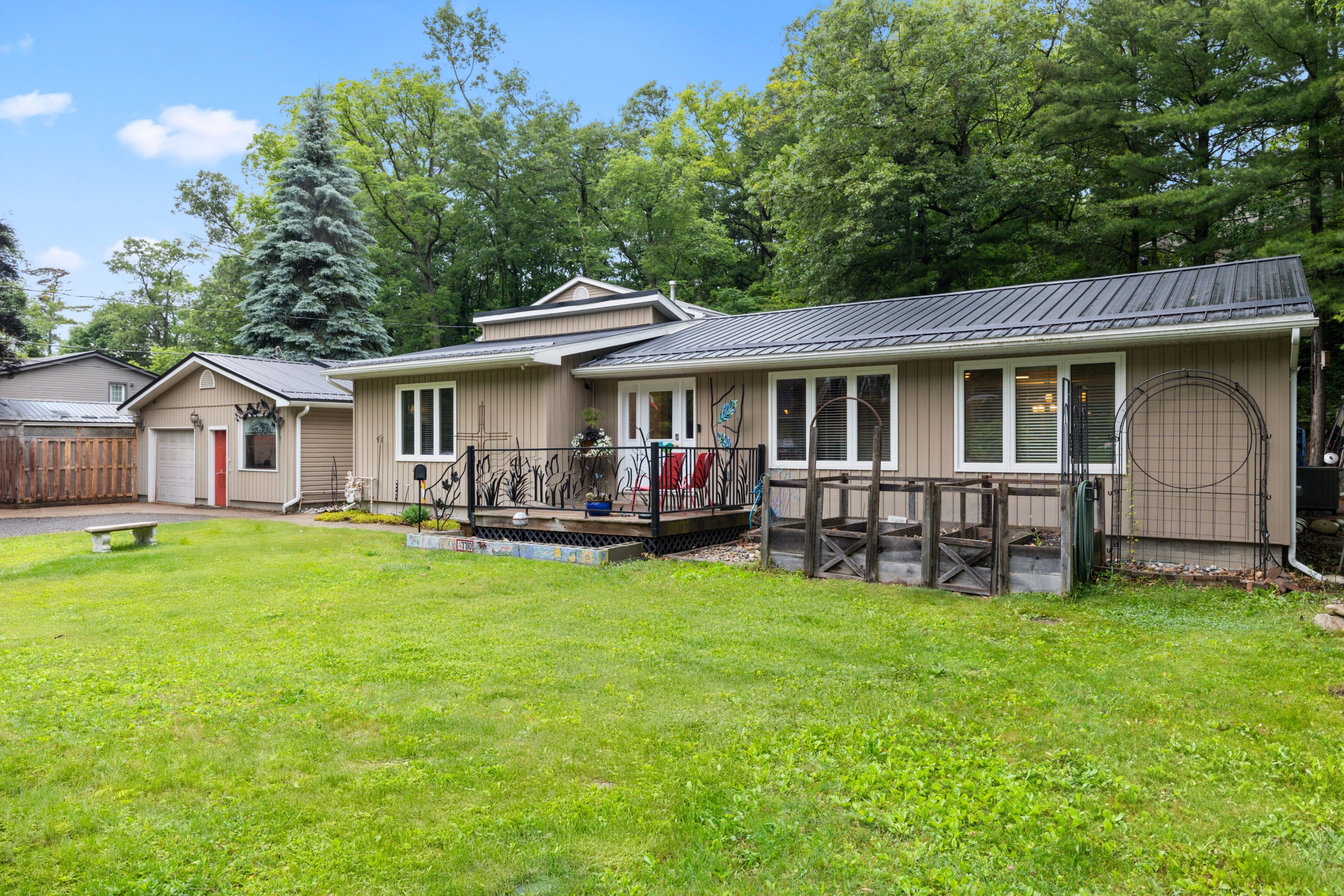 7710 Clayton Street, Lambton Shores, On N0m 2l0