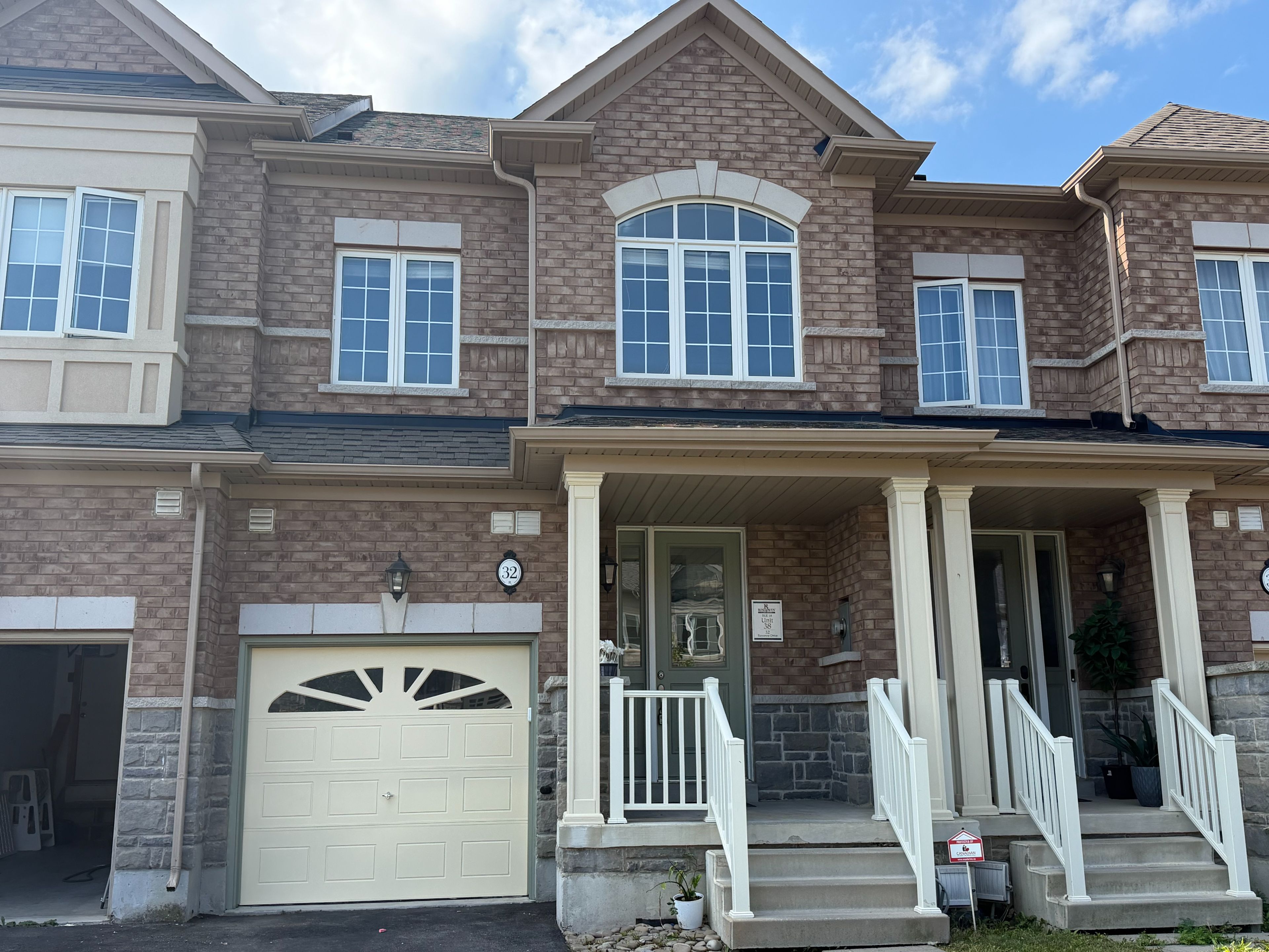 32 Bayonne Drive, Hamilton, On L8j 0l2