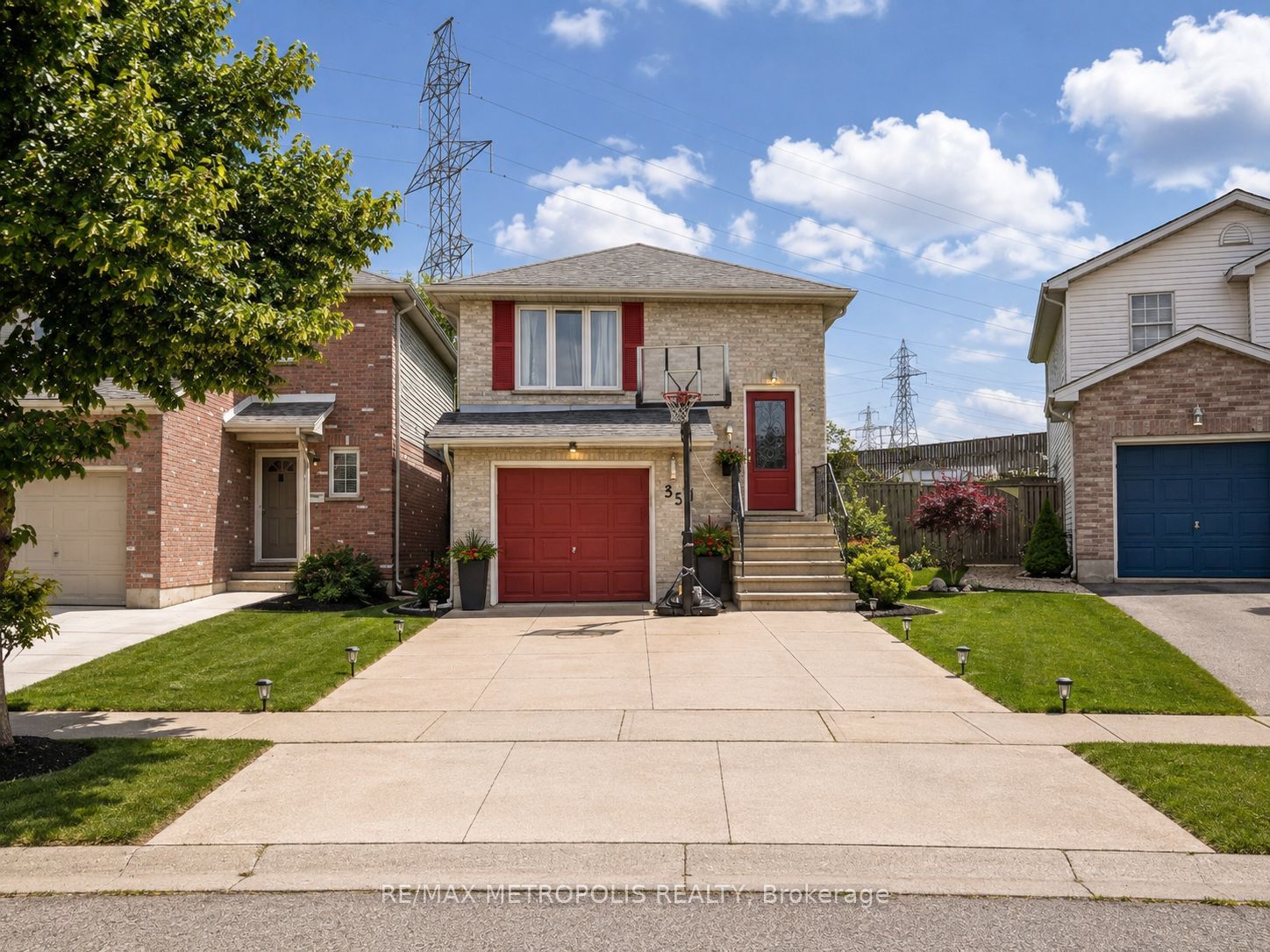 35 Phair Crescent, London South, On N5z 5b5
