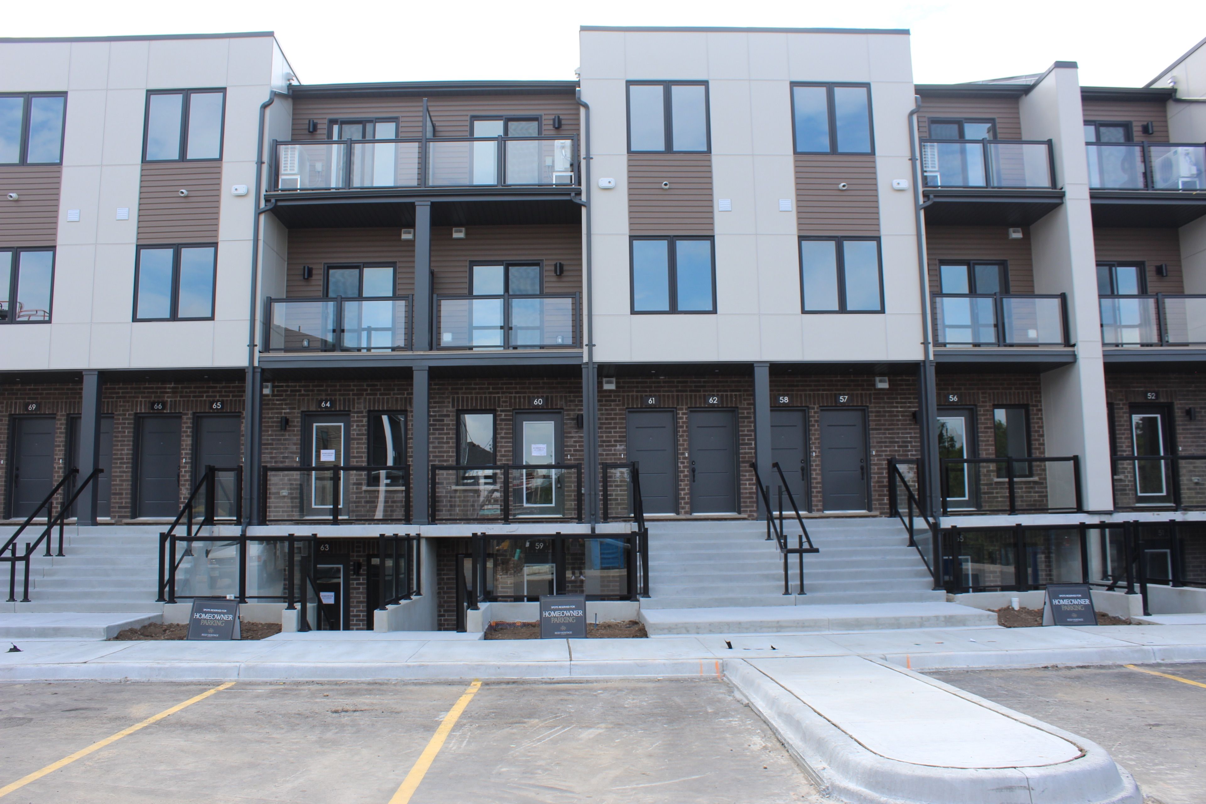 42 Lowes Road W 64, Guelph, On N1g 0h6
