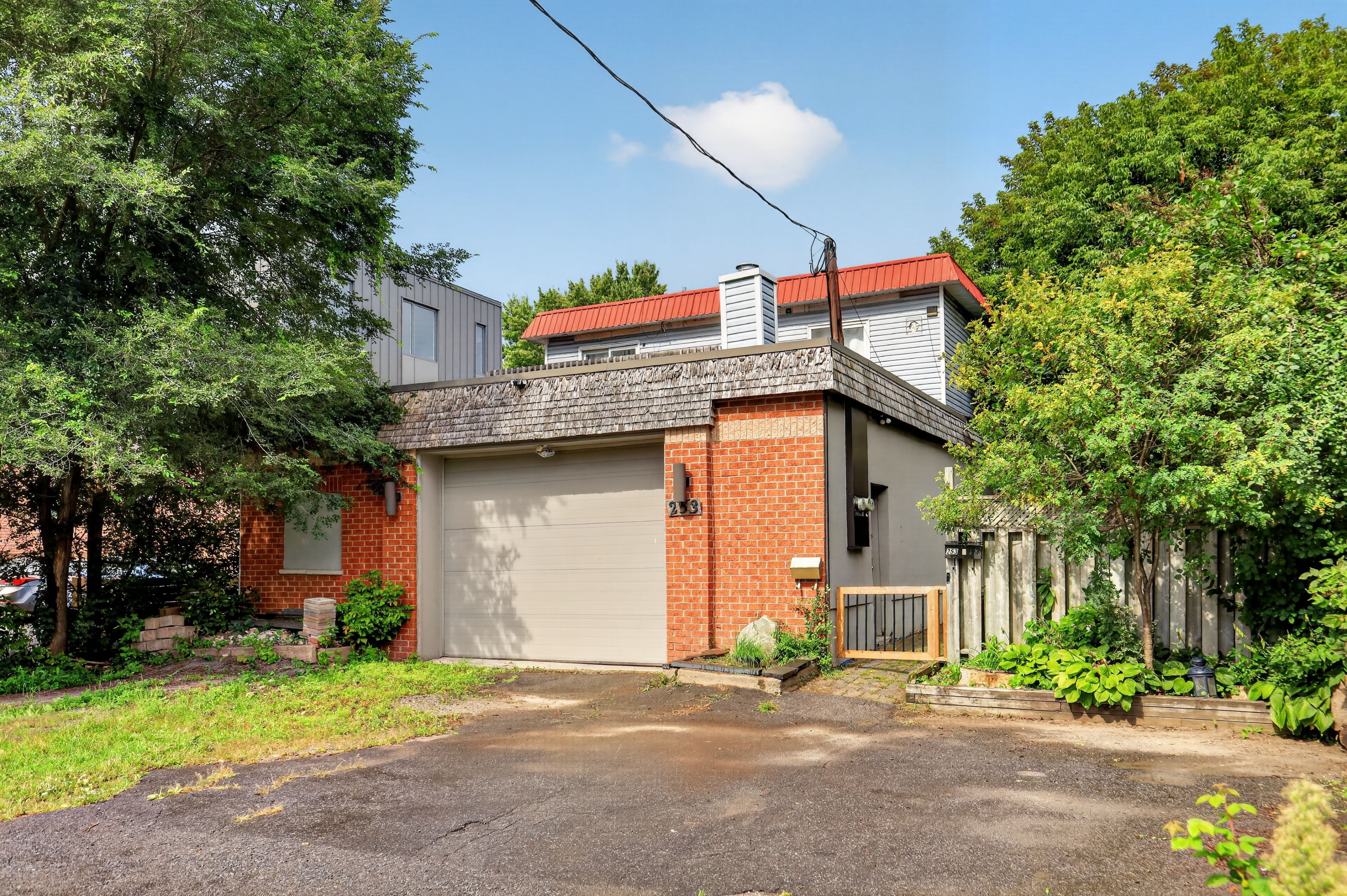 253 Frechette Street, Vanier And Kingsview Park, On K1l 7t3