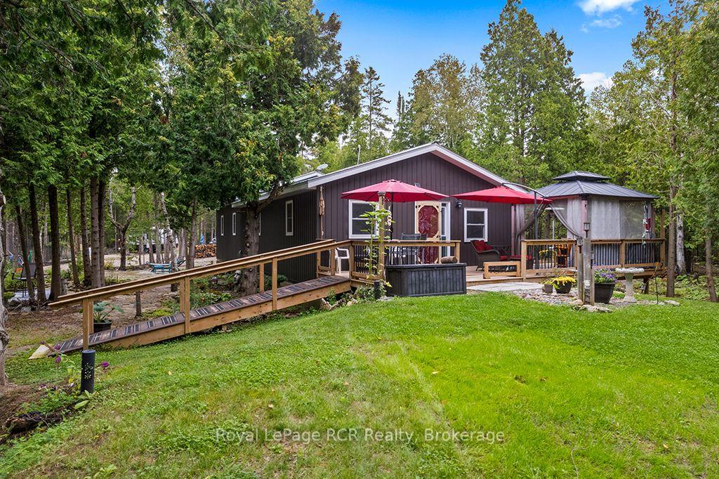 269 Lindsay Road 20 Road, Northern Bruce Peninsula, On N0h 1z0