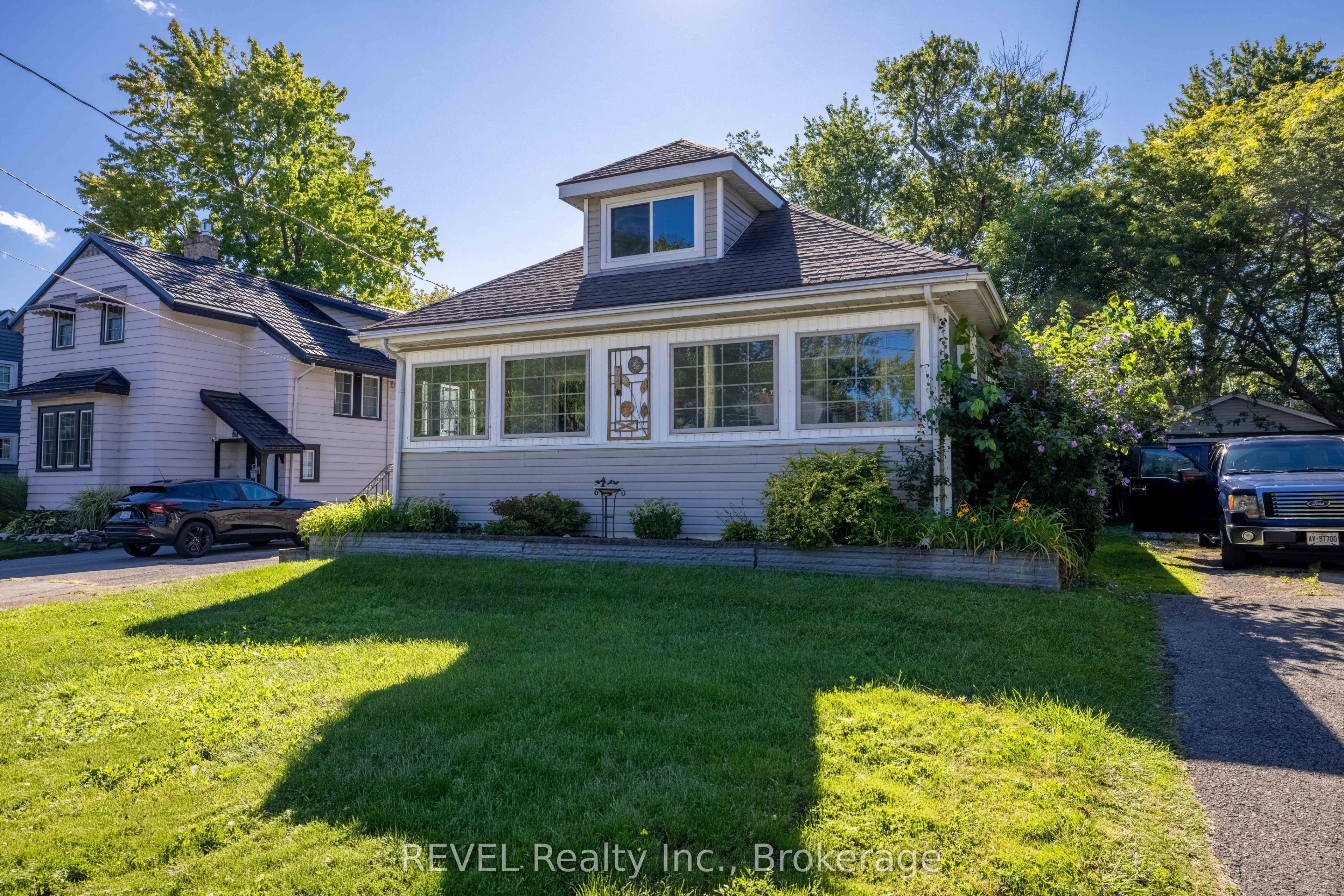 272 High Street, Fort Erie, On L2a 3r3