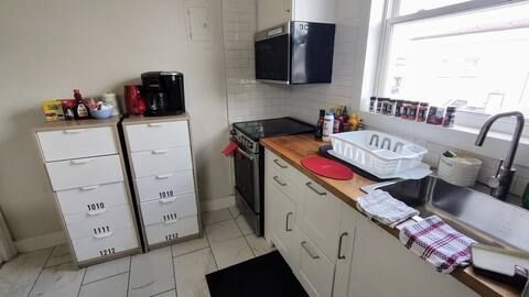1064 Barton Street Apt 2, Hamilton, On L8l 3e5