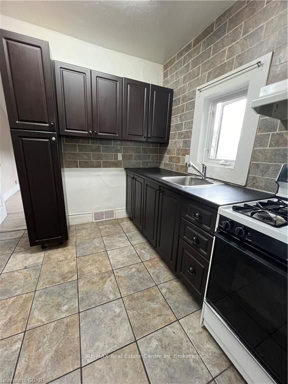 187 Arthur St N Street B, Guelph, On N1e 4v6