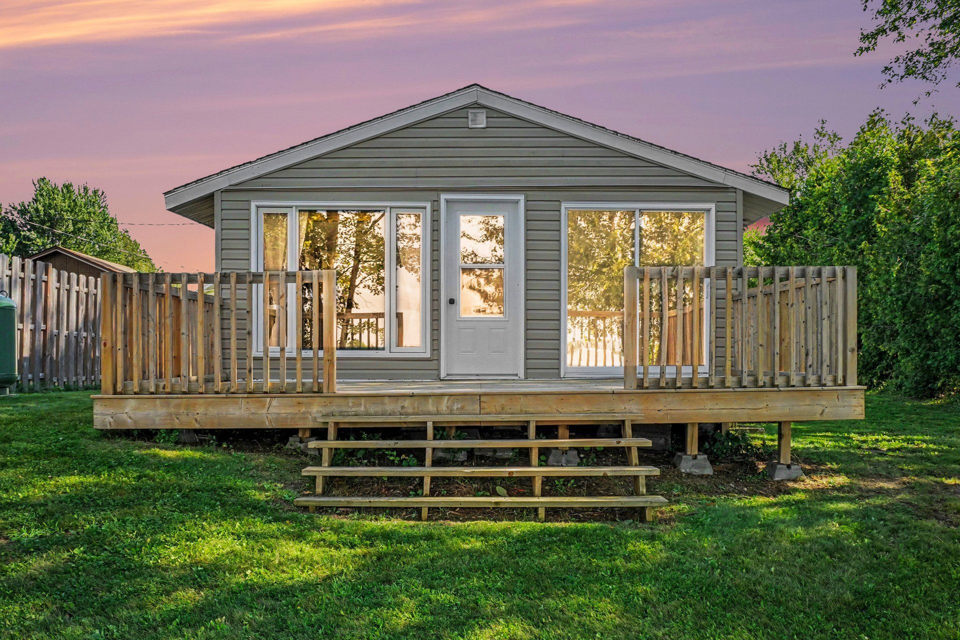 33 B Oakdale Lane, Horton, On K7v 3z8