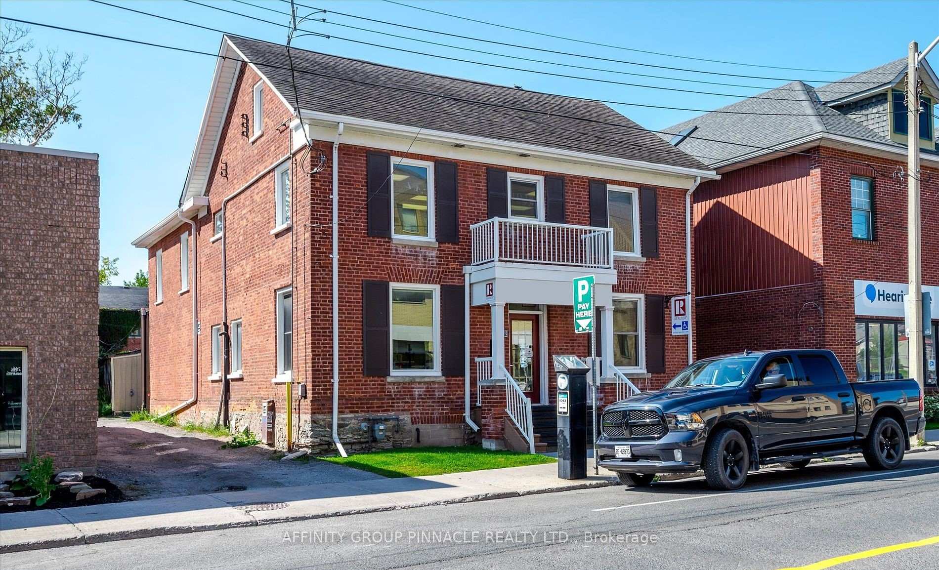 273 Charlotte Street 1, Peterborough, On K9j 2v3