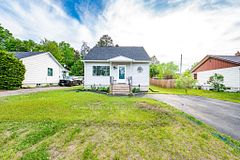 14 Summit Street, Deep River, On K0j 1p0