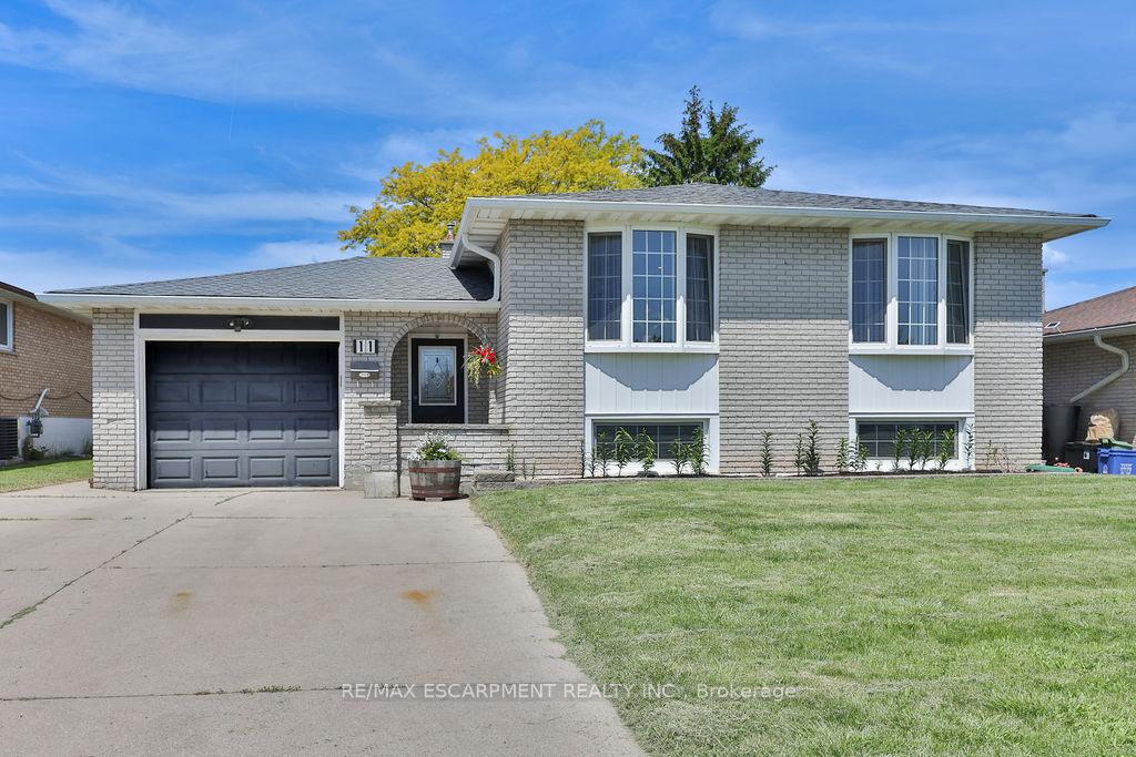 11 Lynwood Drive, Hamilton, On L8e 3e7