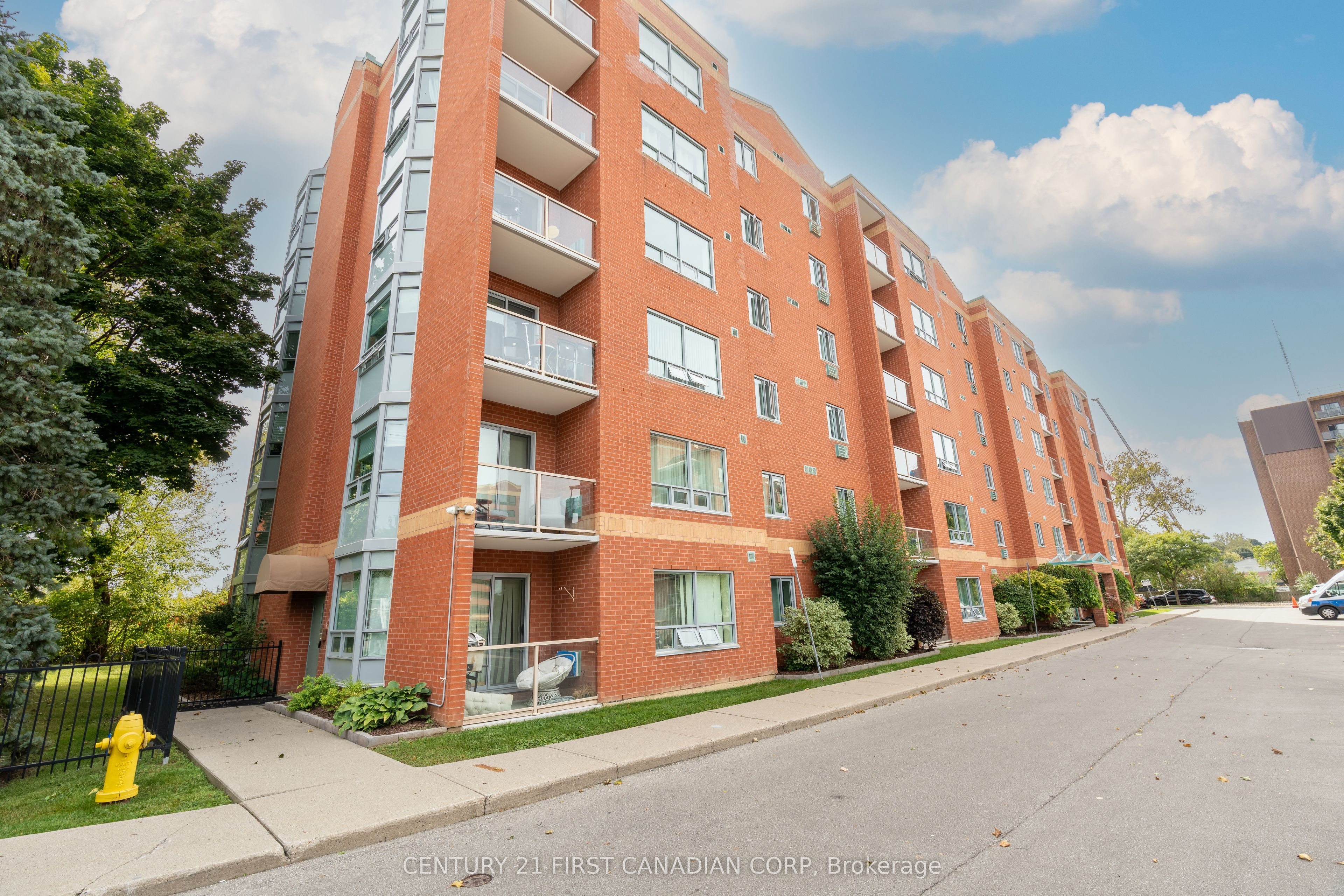 77 Base Line Road W 608, London South, On N6j 1v5