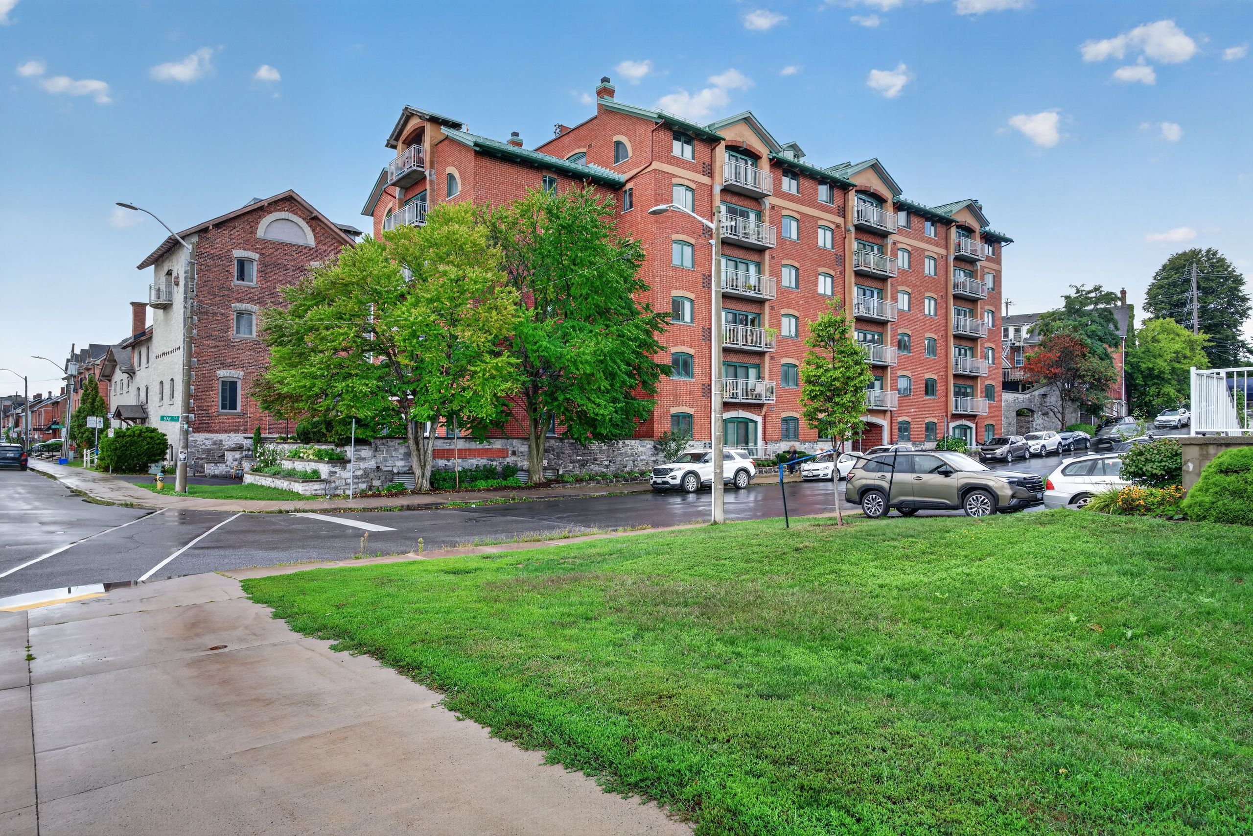 2 Bay Street 302, Kingston, On K7k 6t7