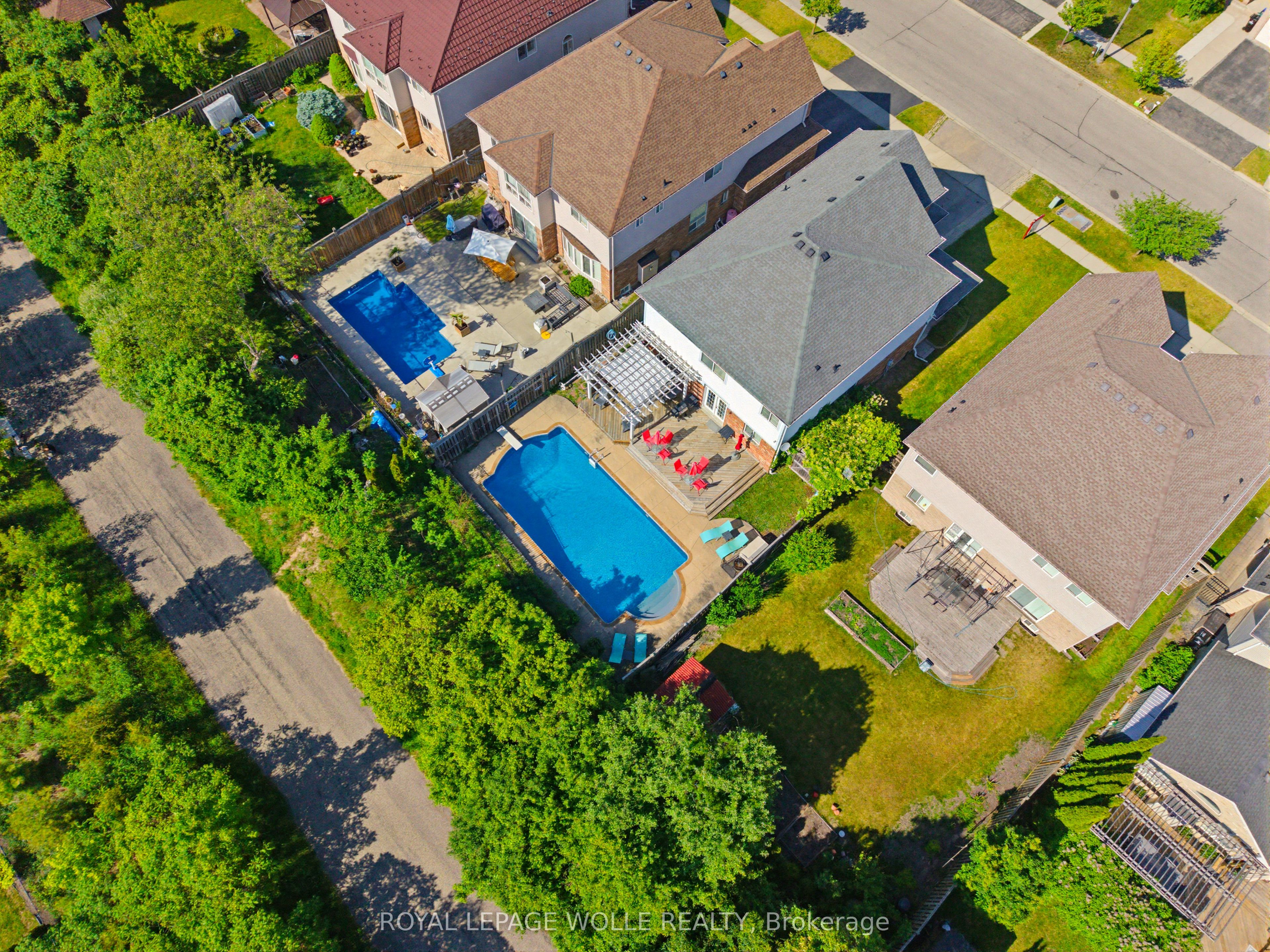 359 Pine Valley Drive, Kitchener, On N2p 2v4