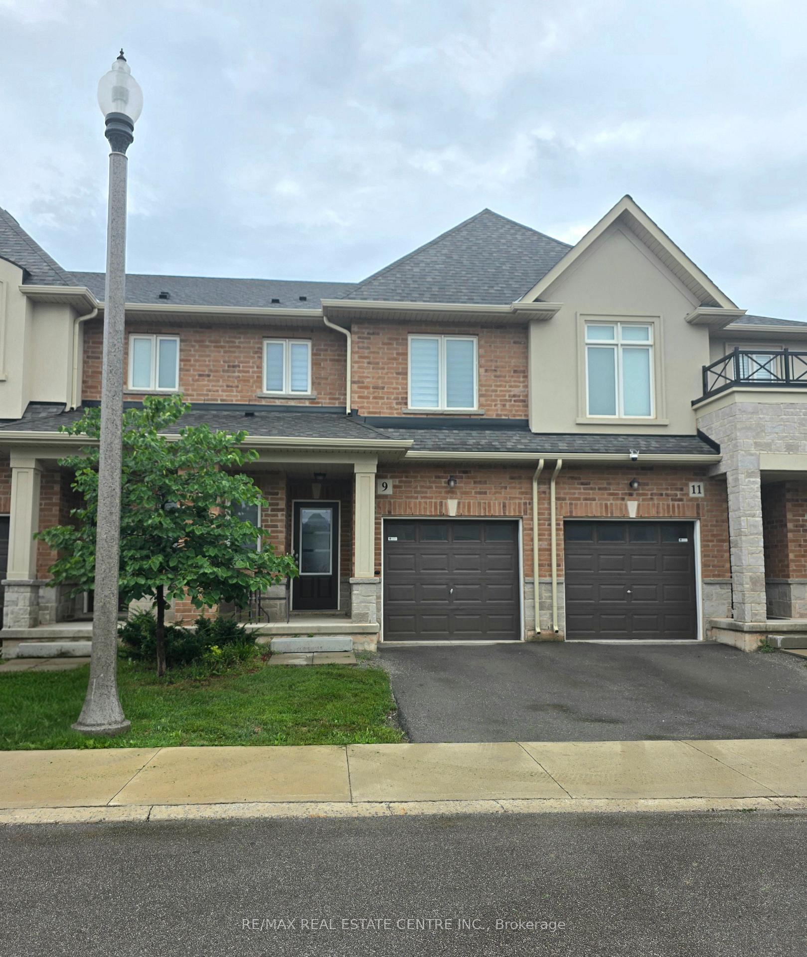 9 Arietta Lane, Hamilton, On L8e 0k7