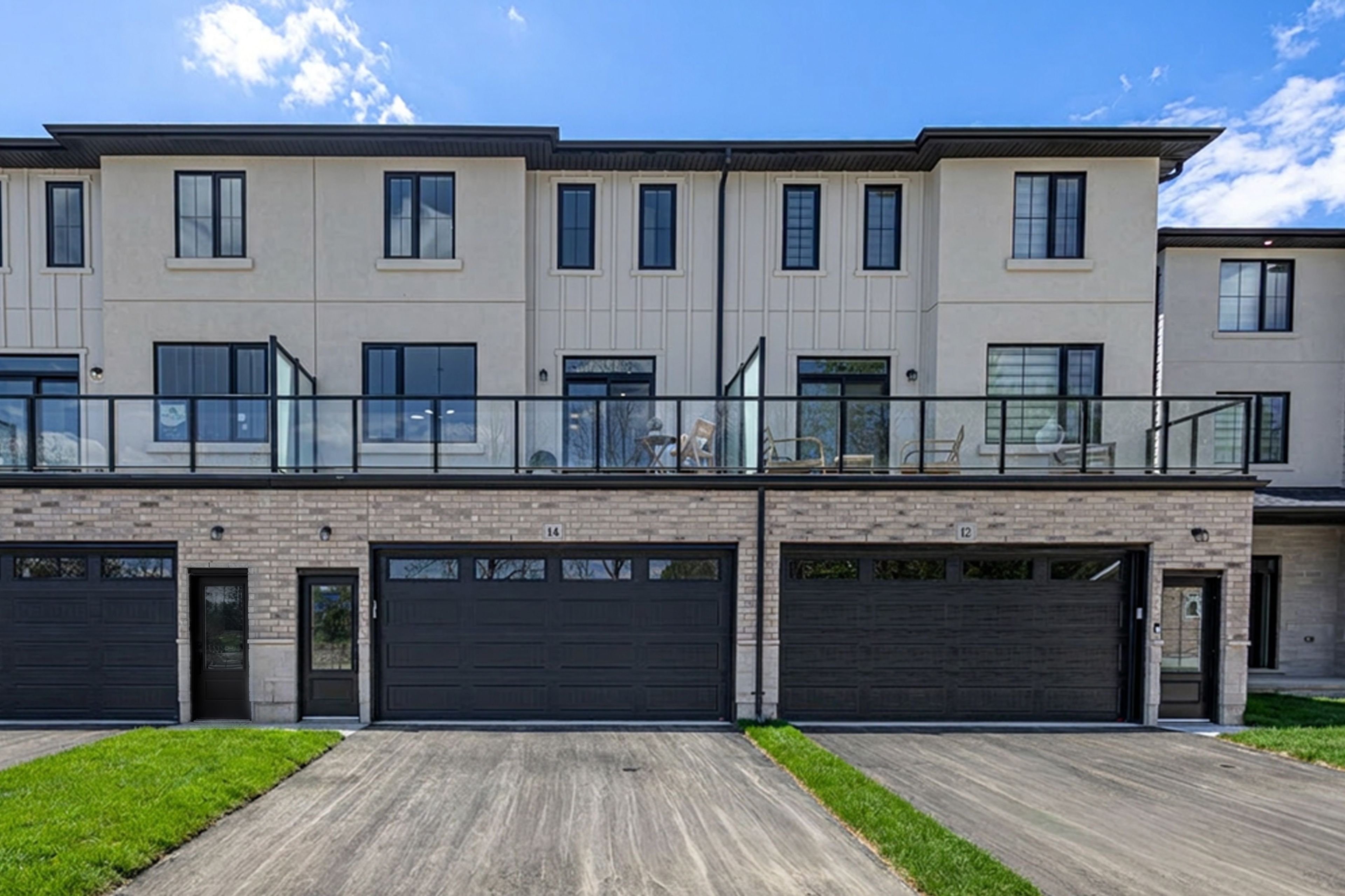 233 Upper Queen Street 26, Thames Centre, On N0m 2p0