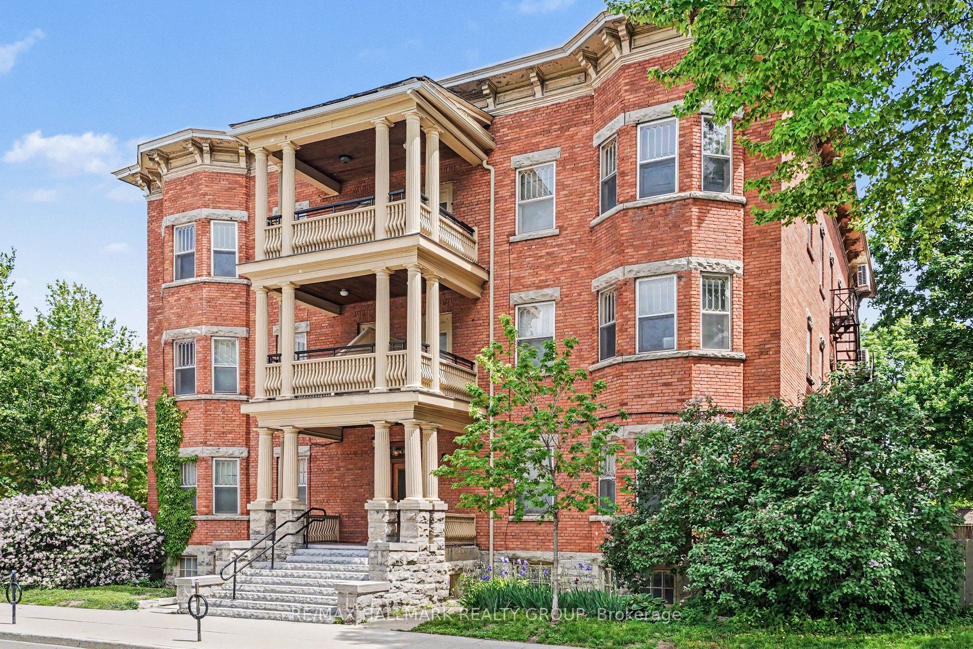 413 Elgin Street 13, Ottawa Centre, On K2p 1n4