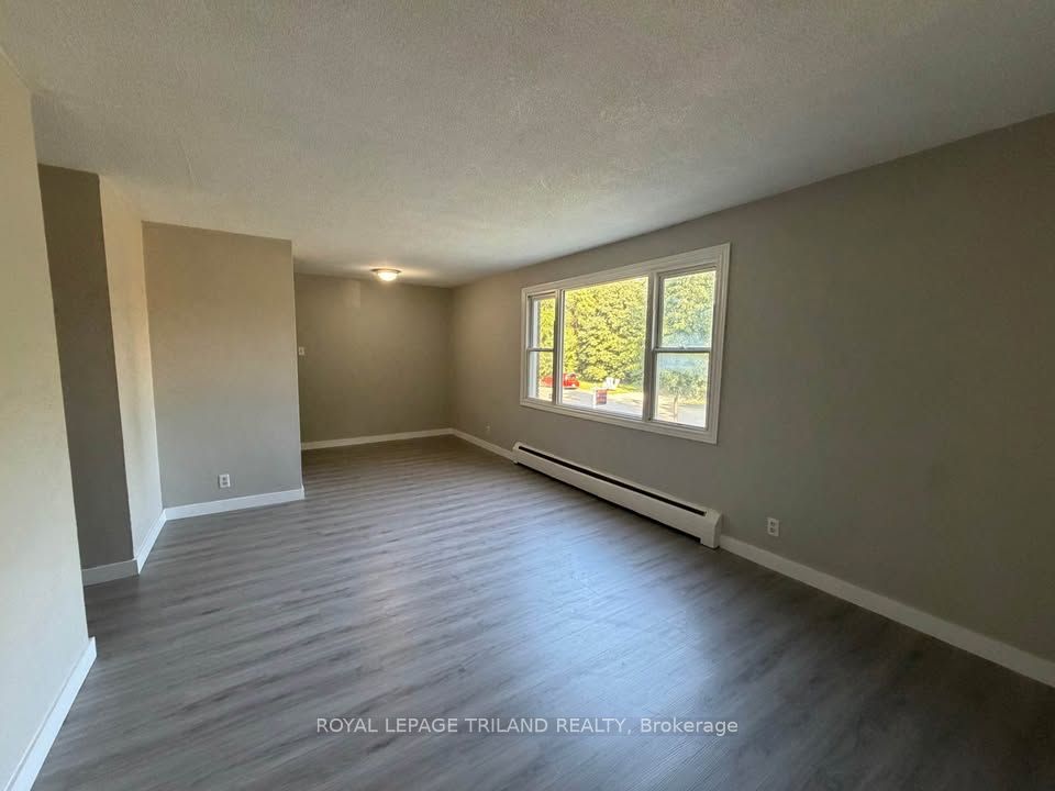 1566 Allen Place 1, London East, On N5w 2v8