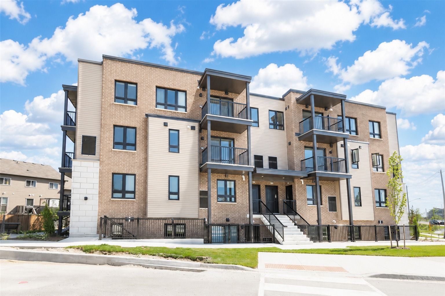 1331 Countrystone Drive B3, Kitchener, On N2n 3s4