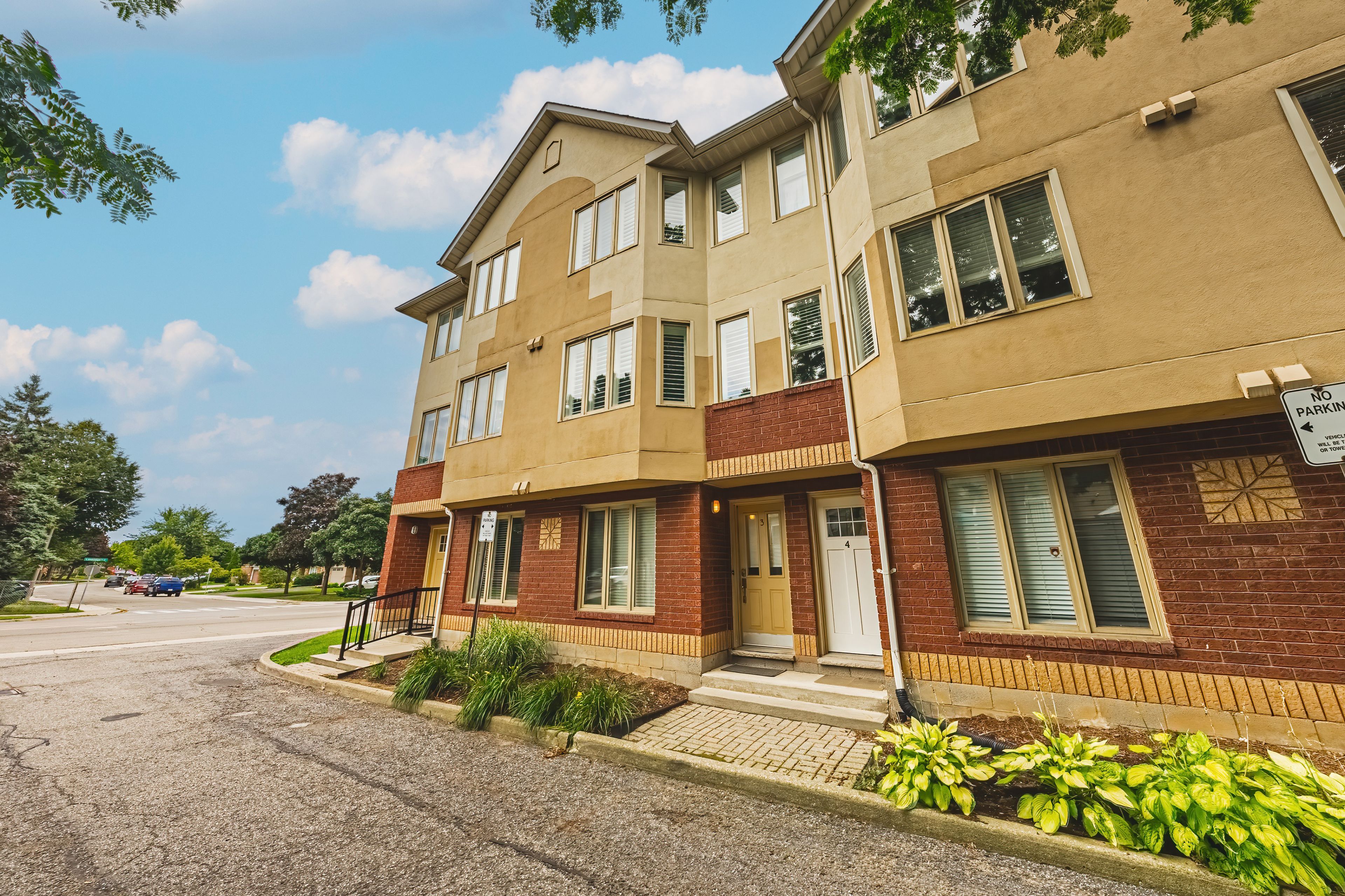 266 Limeridge Road E 3, Hamilton, On L9a 2s7
