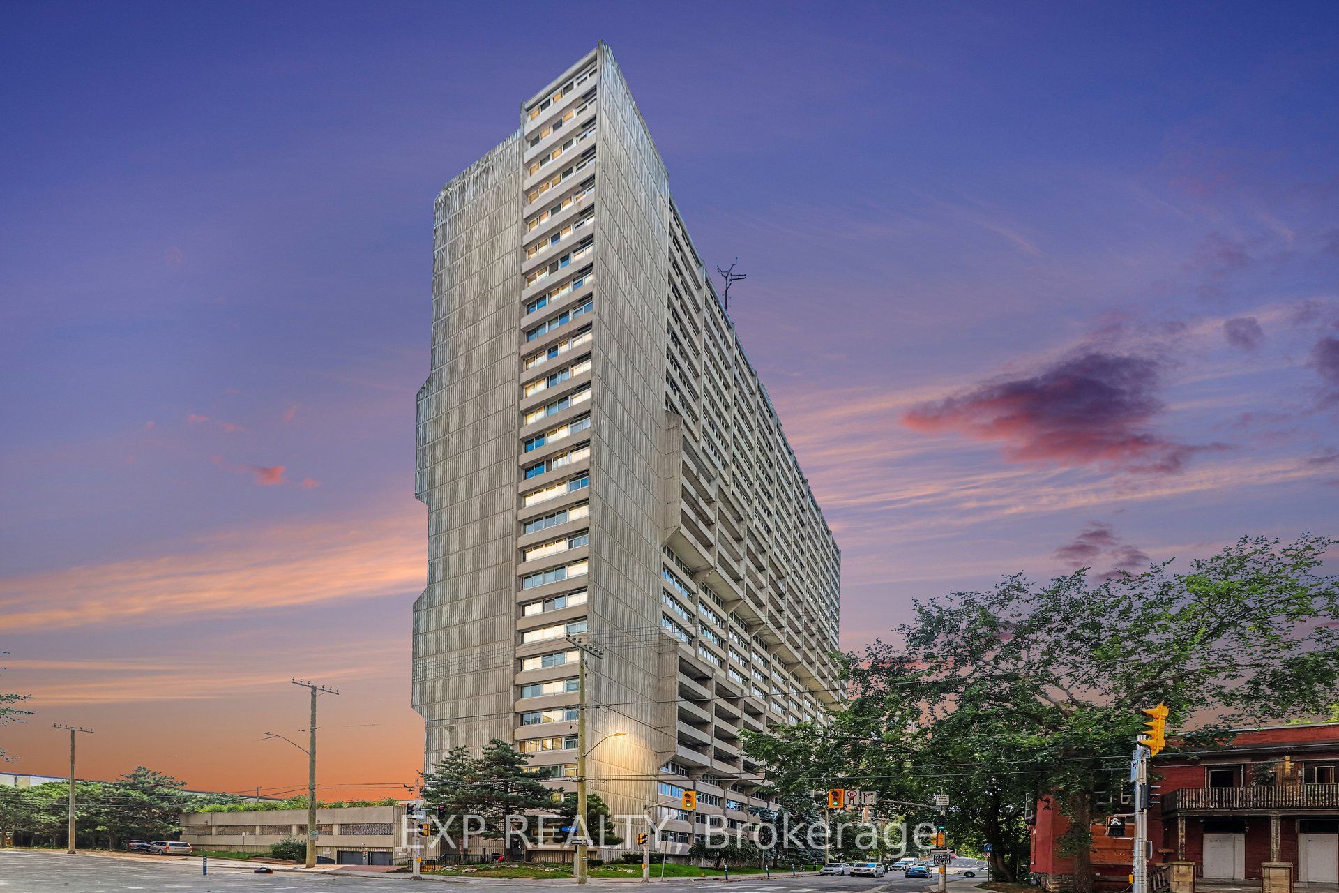 500 Laurier Avenue W 204, Ottawa Centre, On K1r 5e1