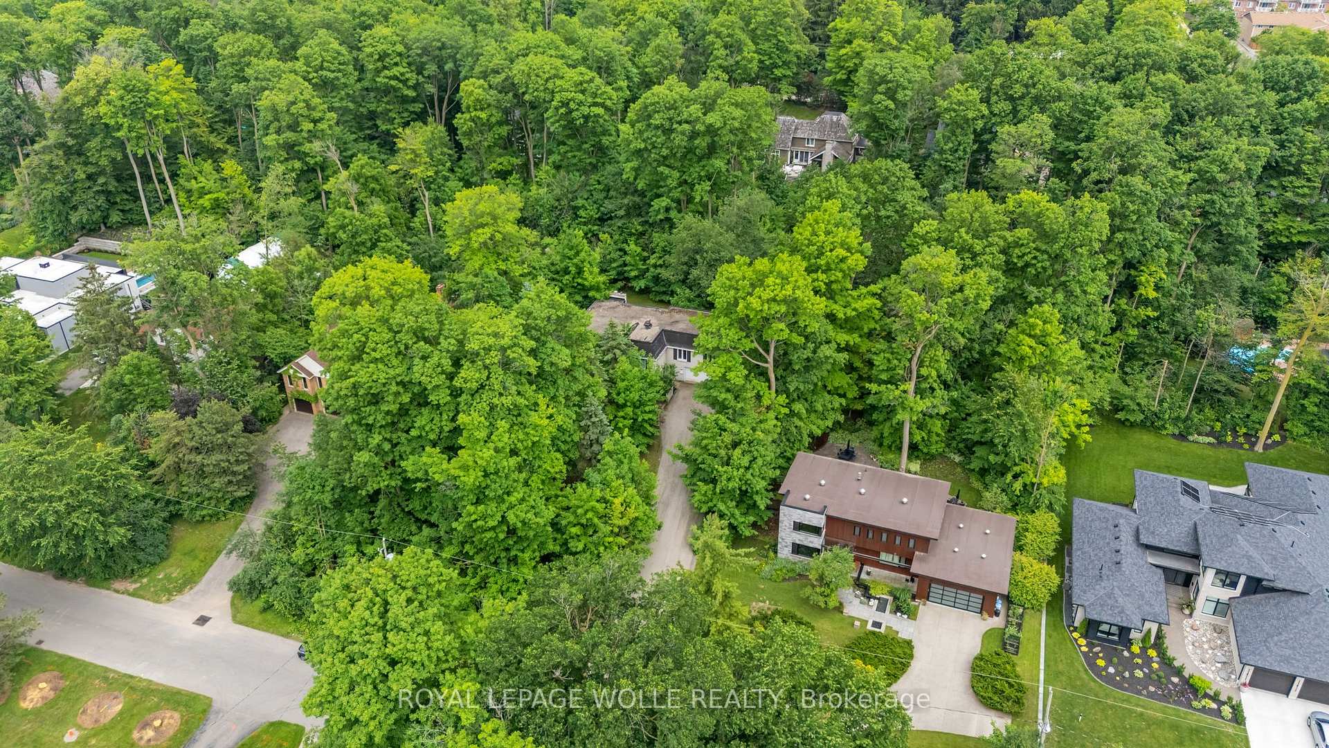 35 Maple Hill Drive, Kitchener, On N2m 2r7