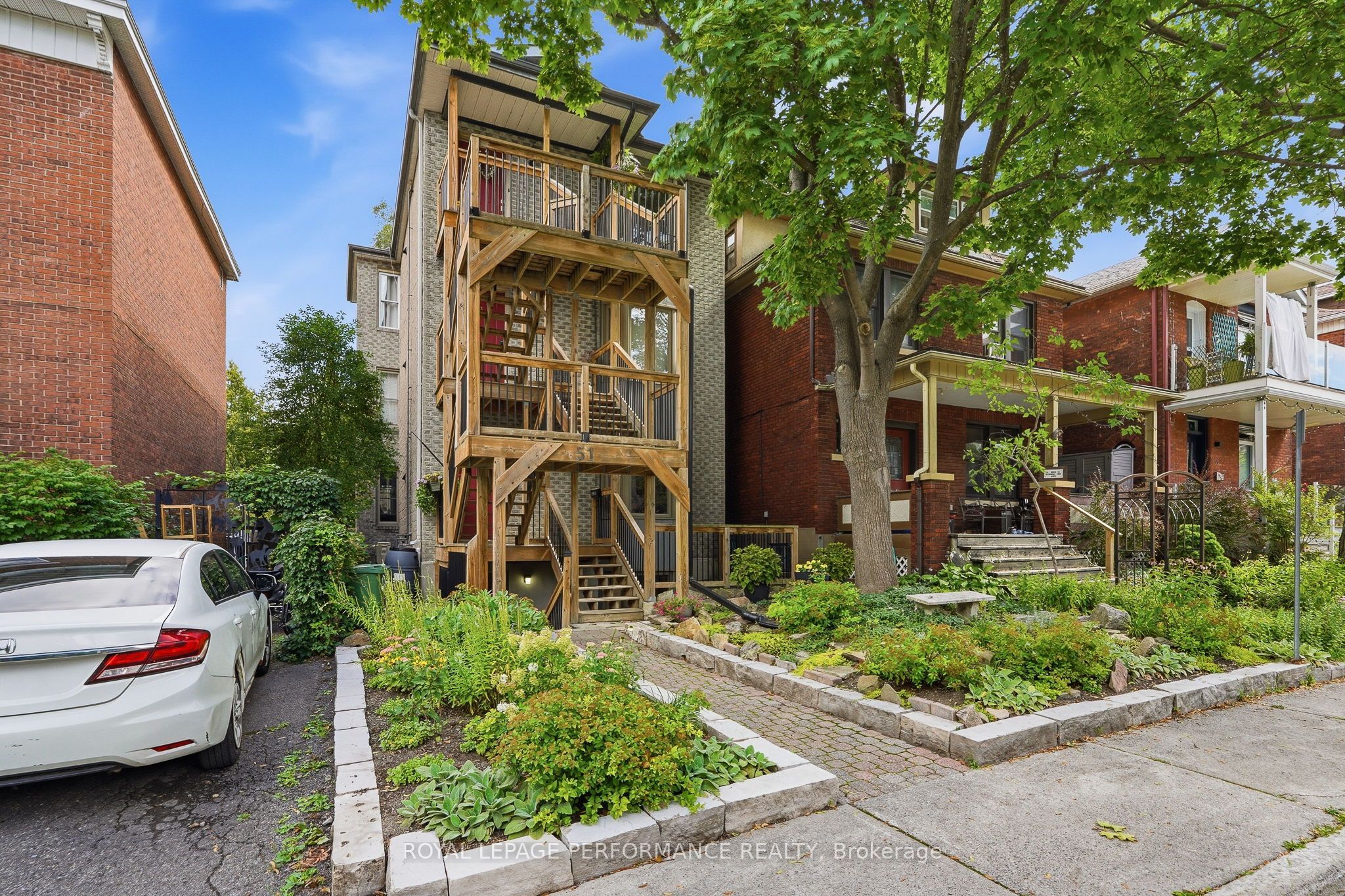 51 Spadina Avenue 1, West Centre Town, On K1y 2b8